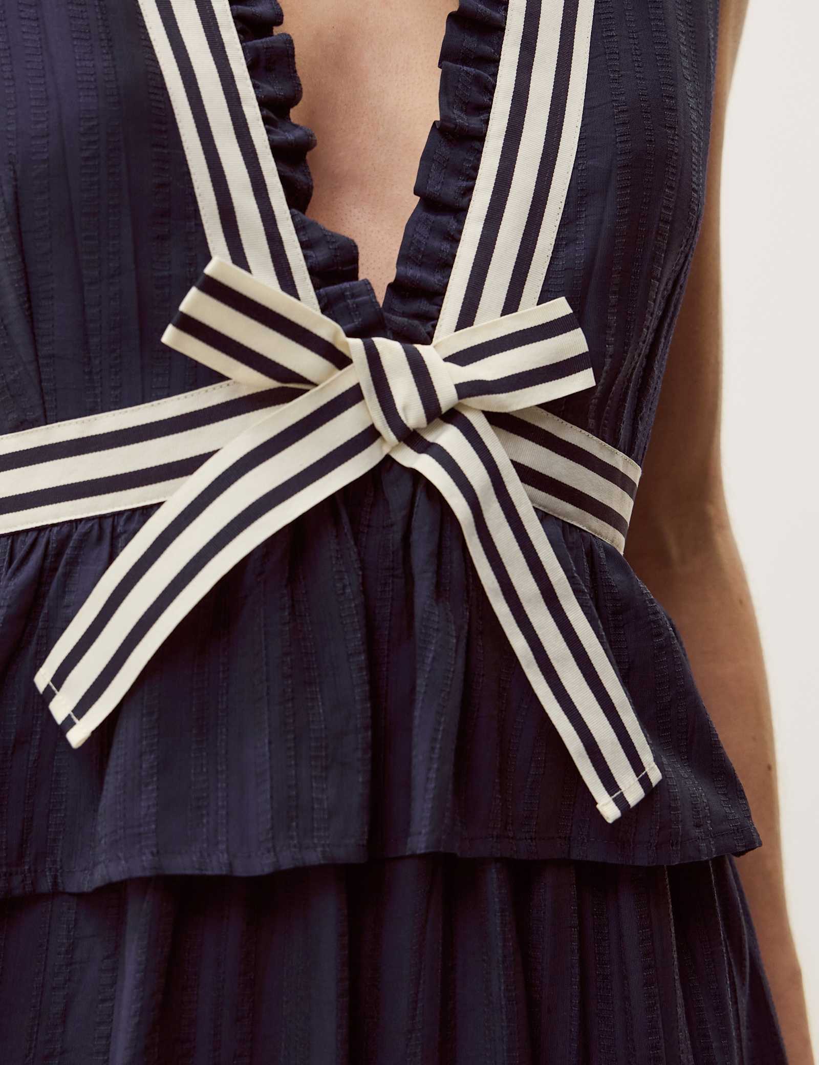 V-Neck Stripe Bow Detail Midi Dress - image 5