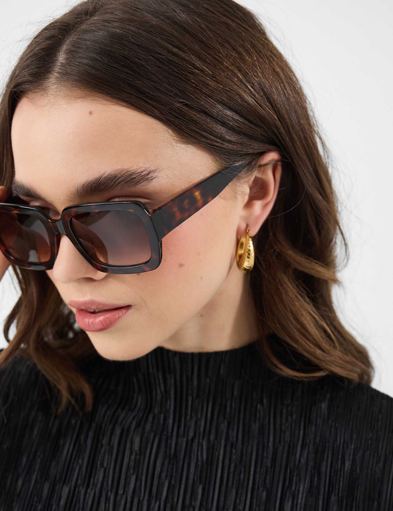 Premium Square Sunglasses - image 1