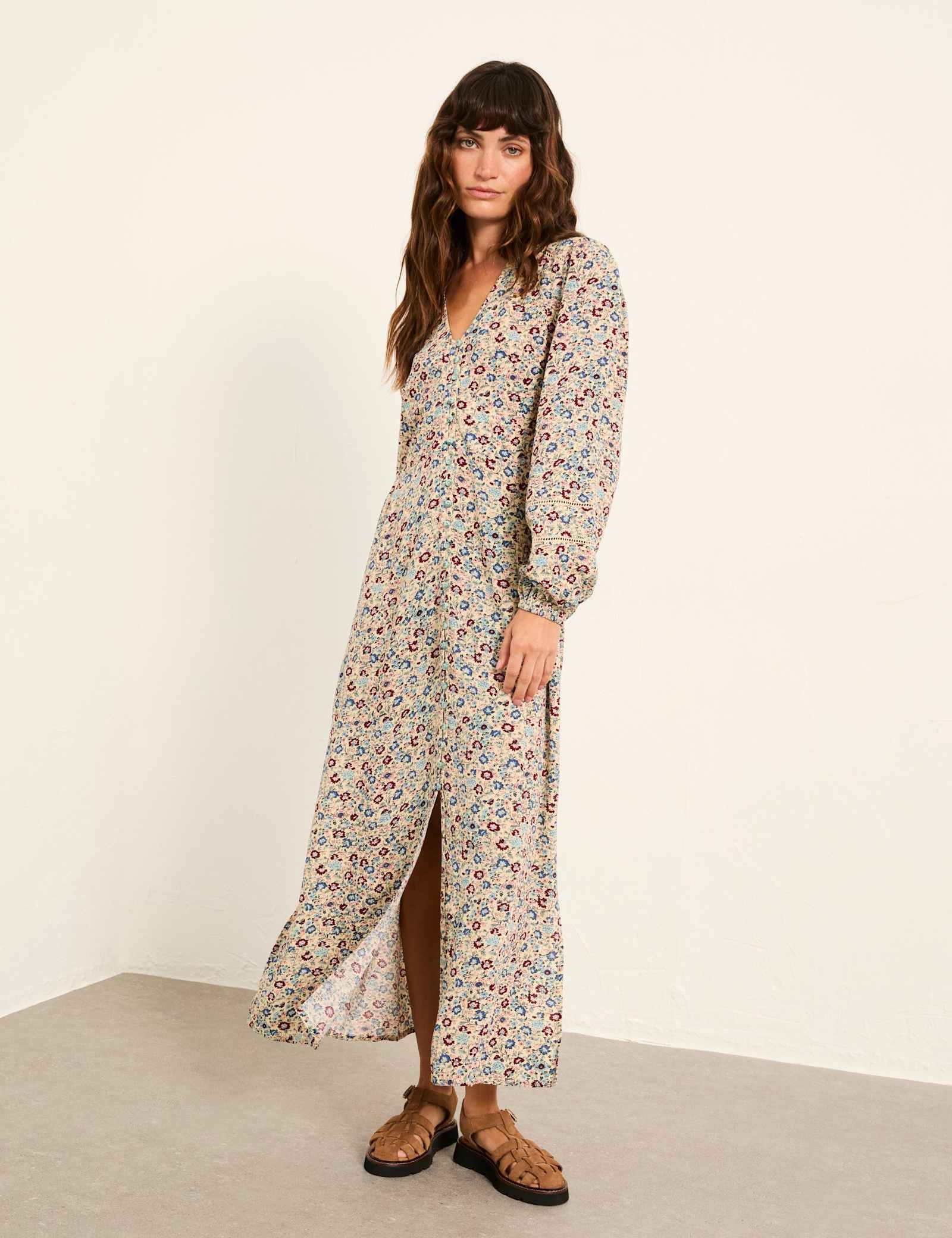 Ditsy Floral V-Neck Midi Tea Dress - image 4