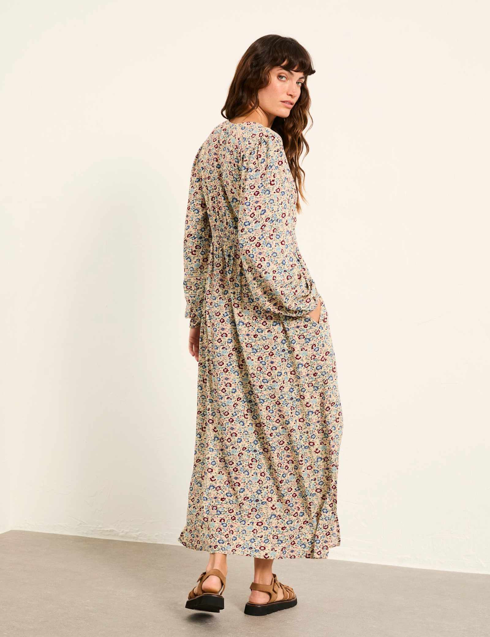 Ditsy Floral V-Neck Midi Tea Dress - image 3