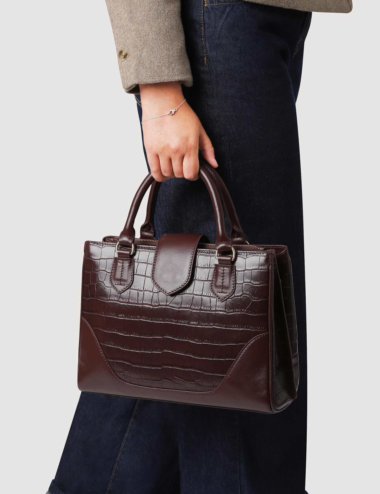 Leather Handbag with an Adjustable Strap - image 4