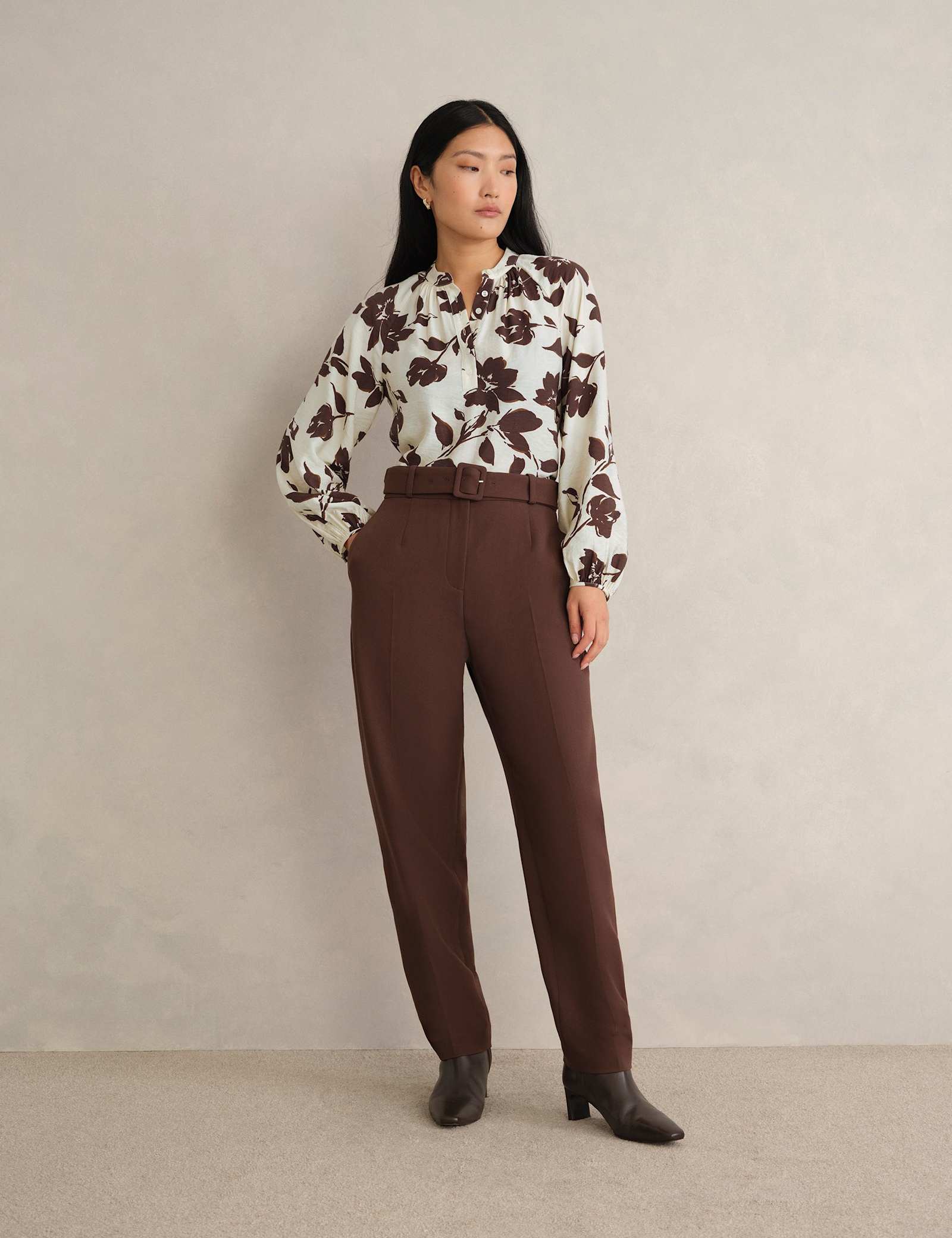 Floral Crew Neck Button Detail Blouse - image 4