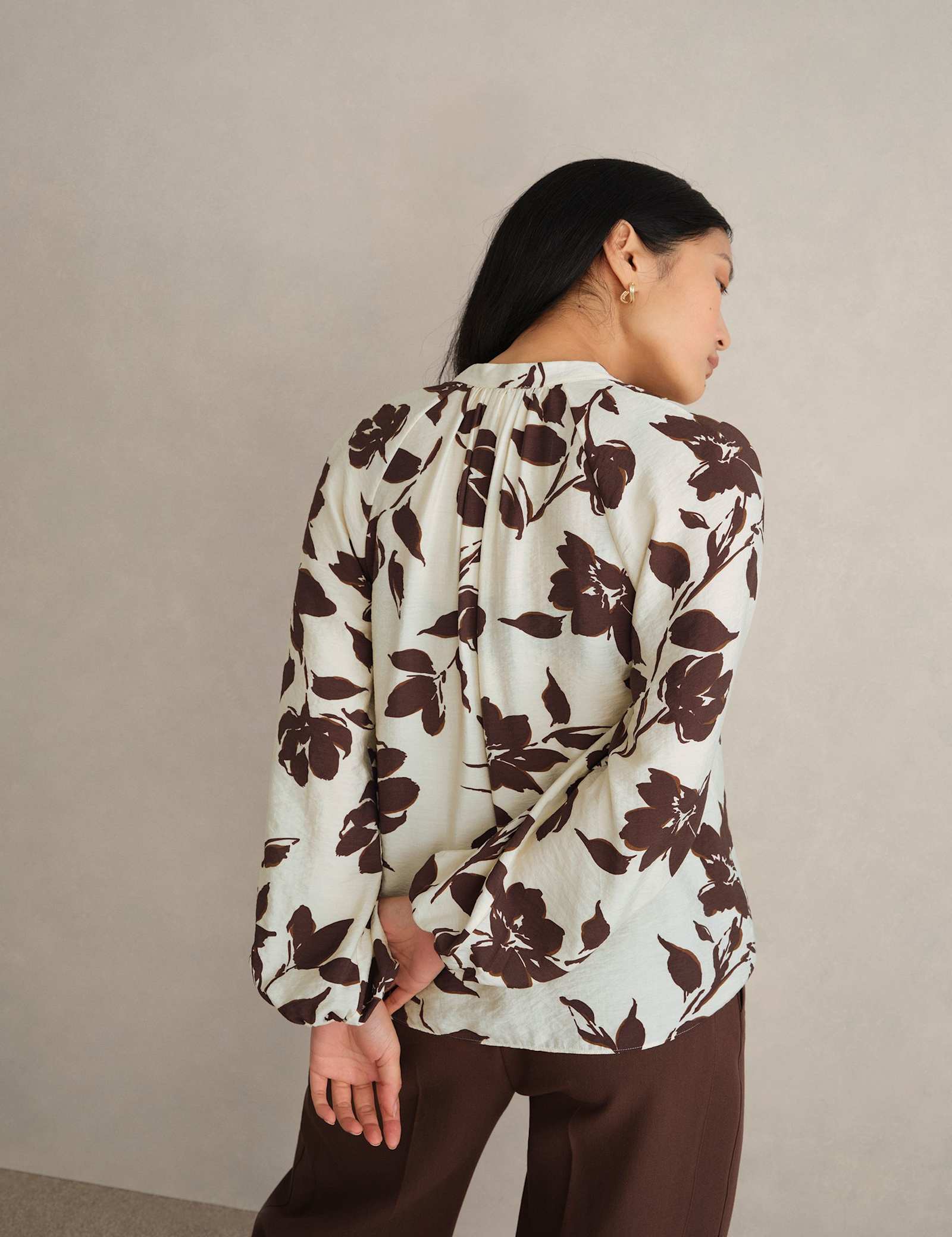 Floral Crew Neck Button Detail Blouse - image 3