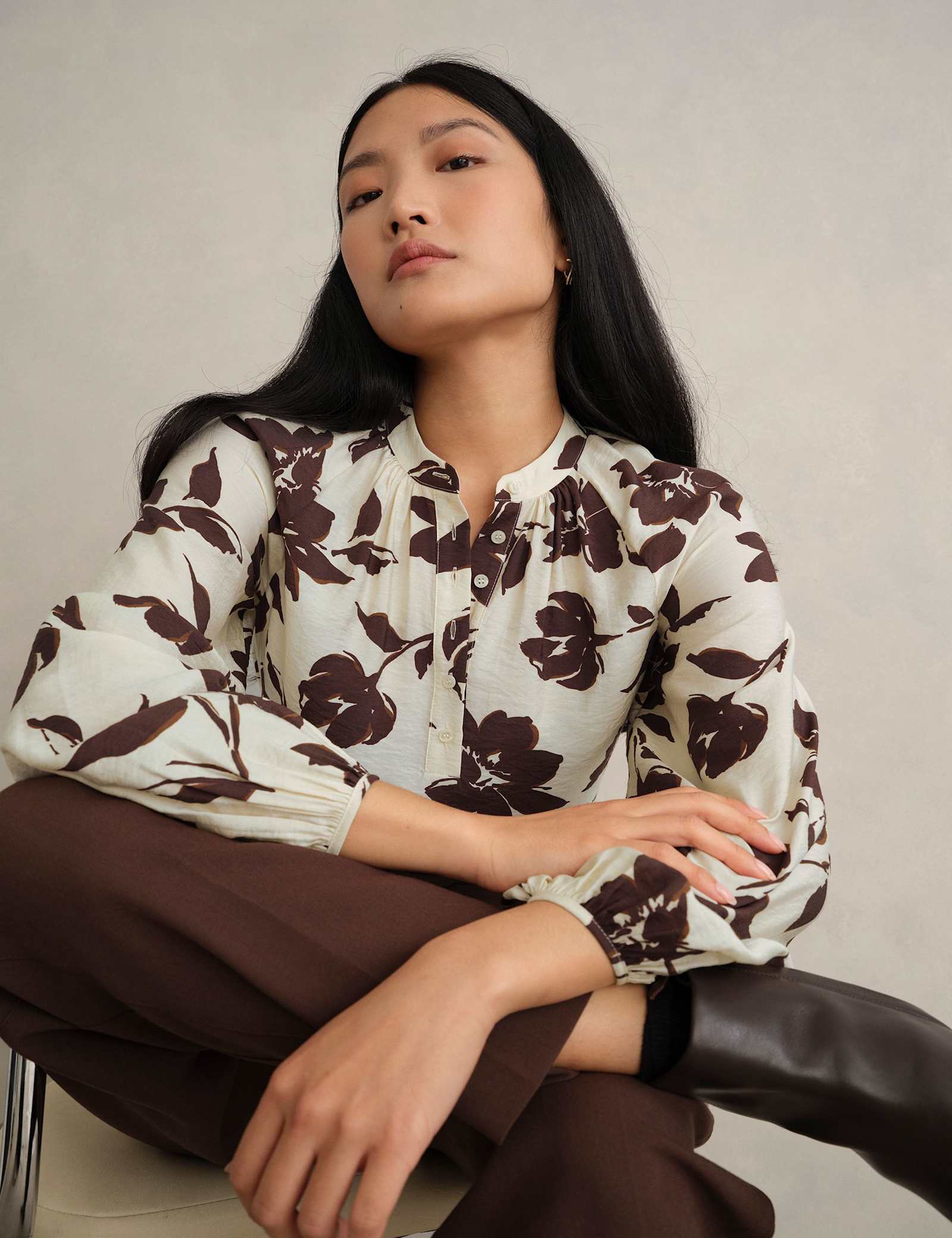 Floral Crew Neck Button Detail Blouse - image 5