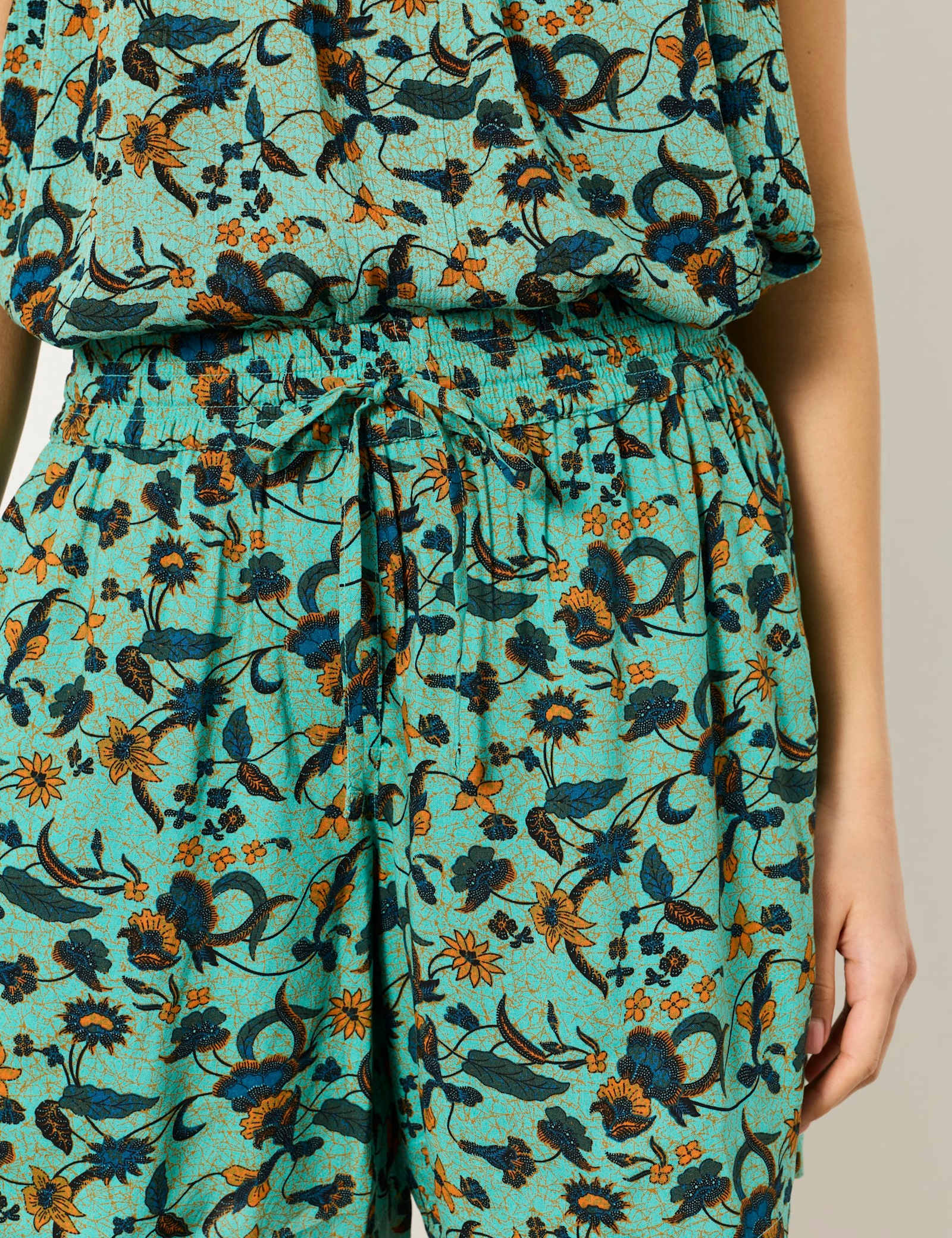 Floral Shorts - image 3