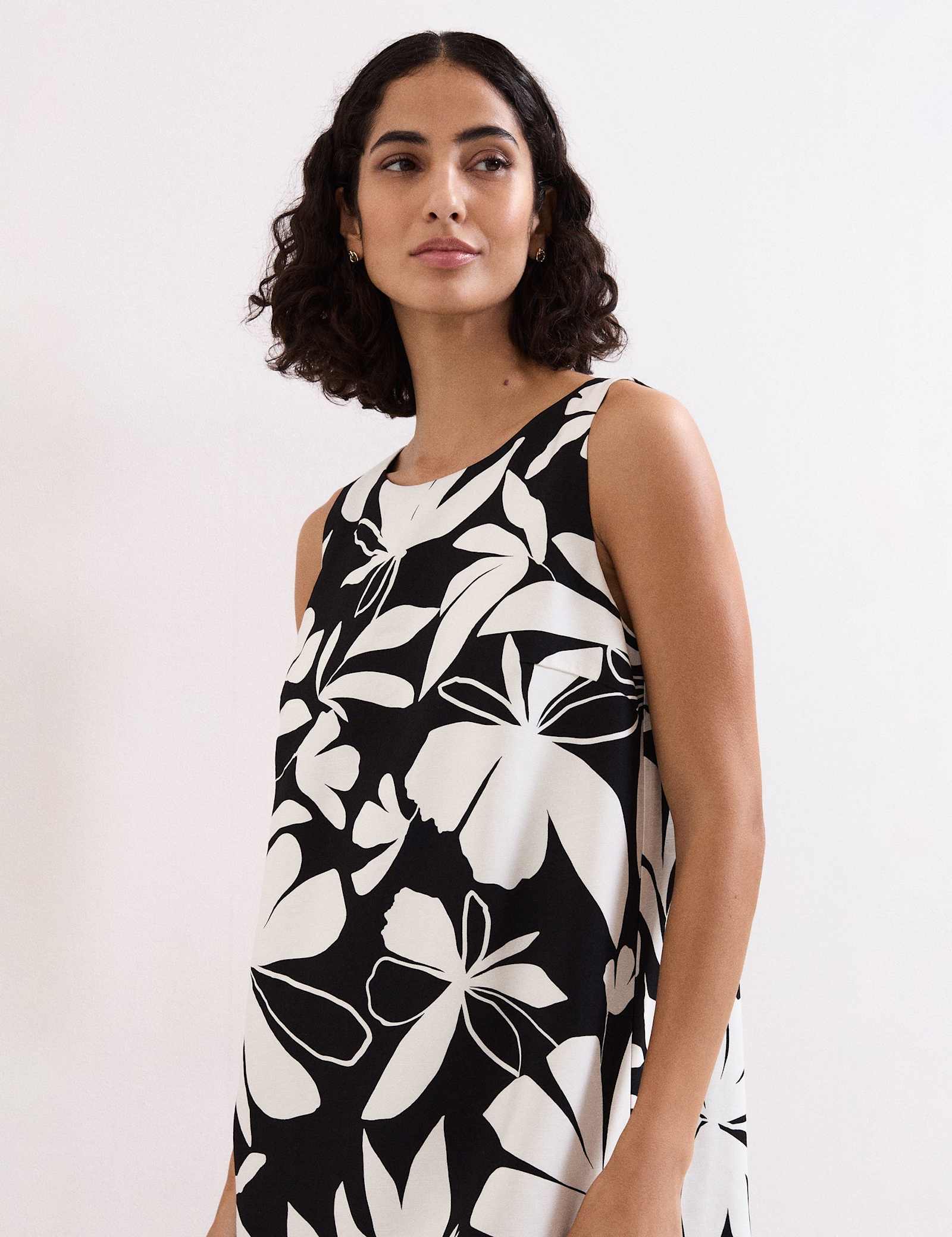 Floral Round Neck Mini Shift Dress - image 4