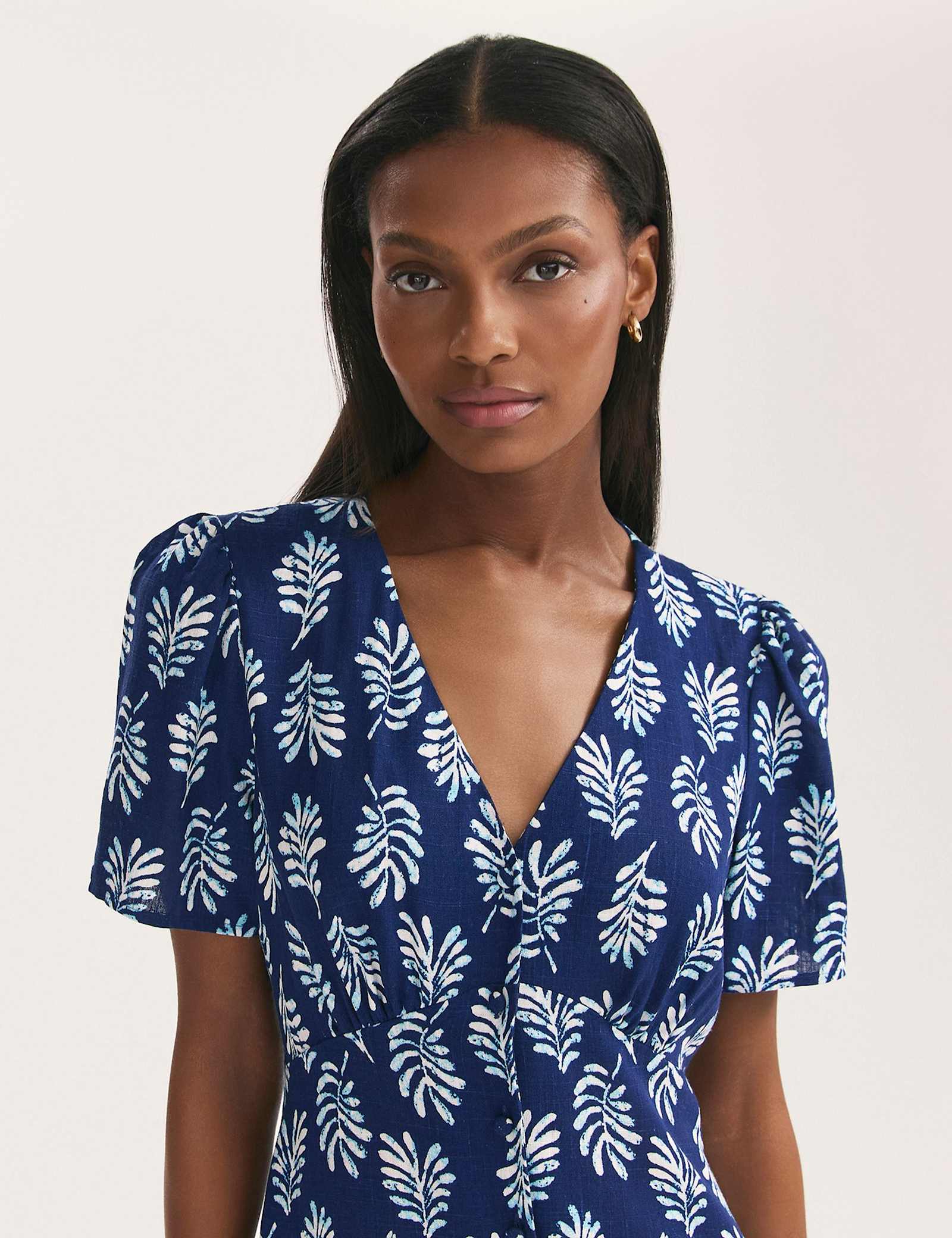 Leaf Print V-Neck Midi Tea Dress with Linen - image 3