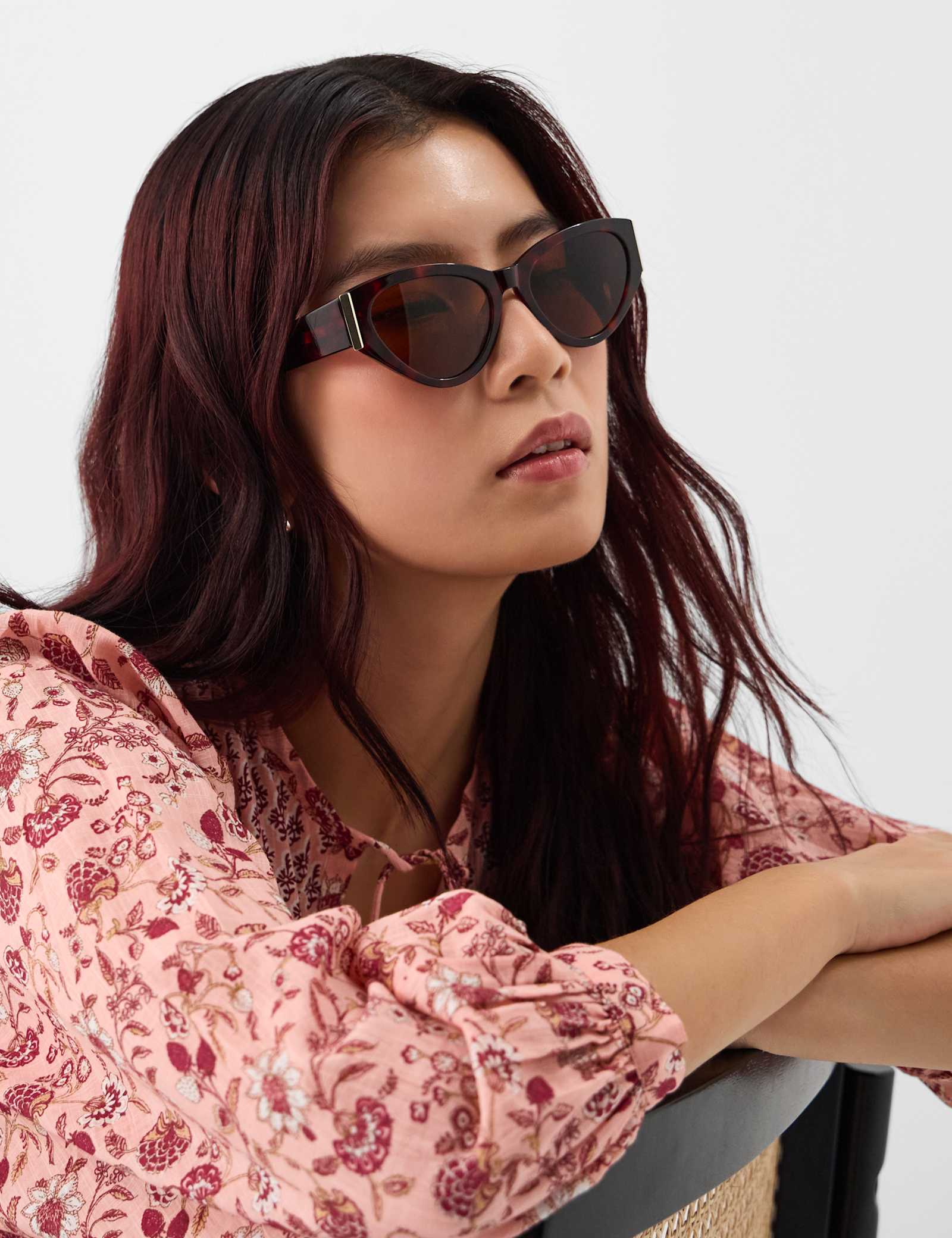 Metal Detail Premium Cat Eye Sunglasses - image 1
