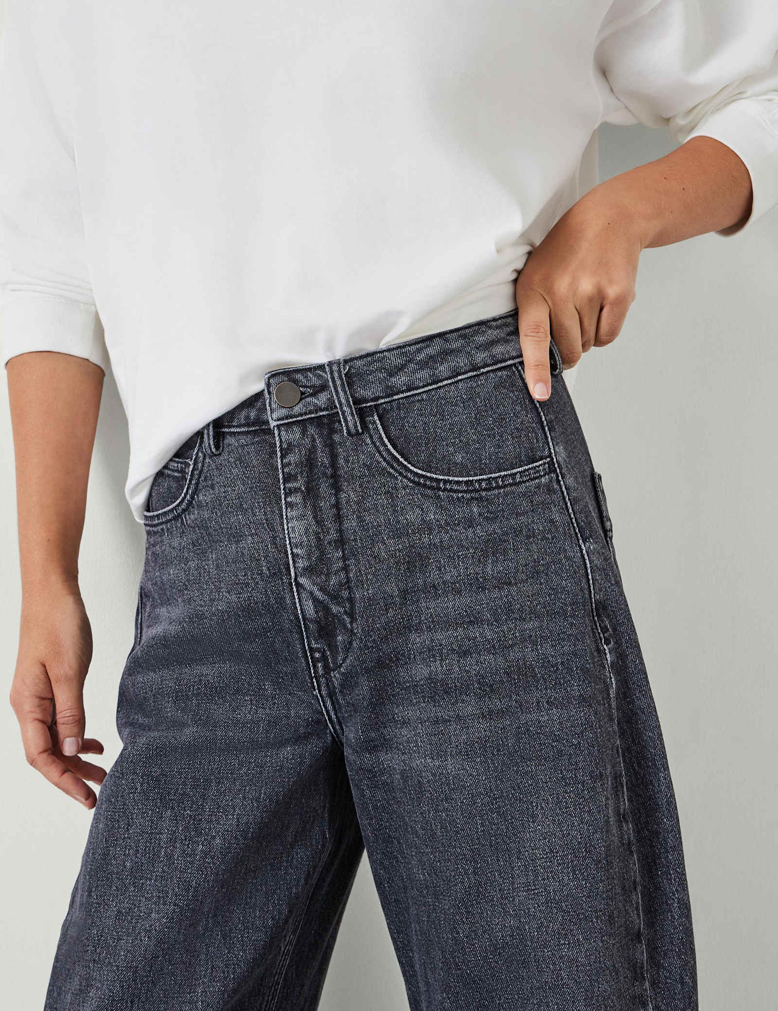Mid Rise Barrel Jeans - image 5