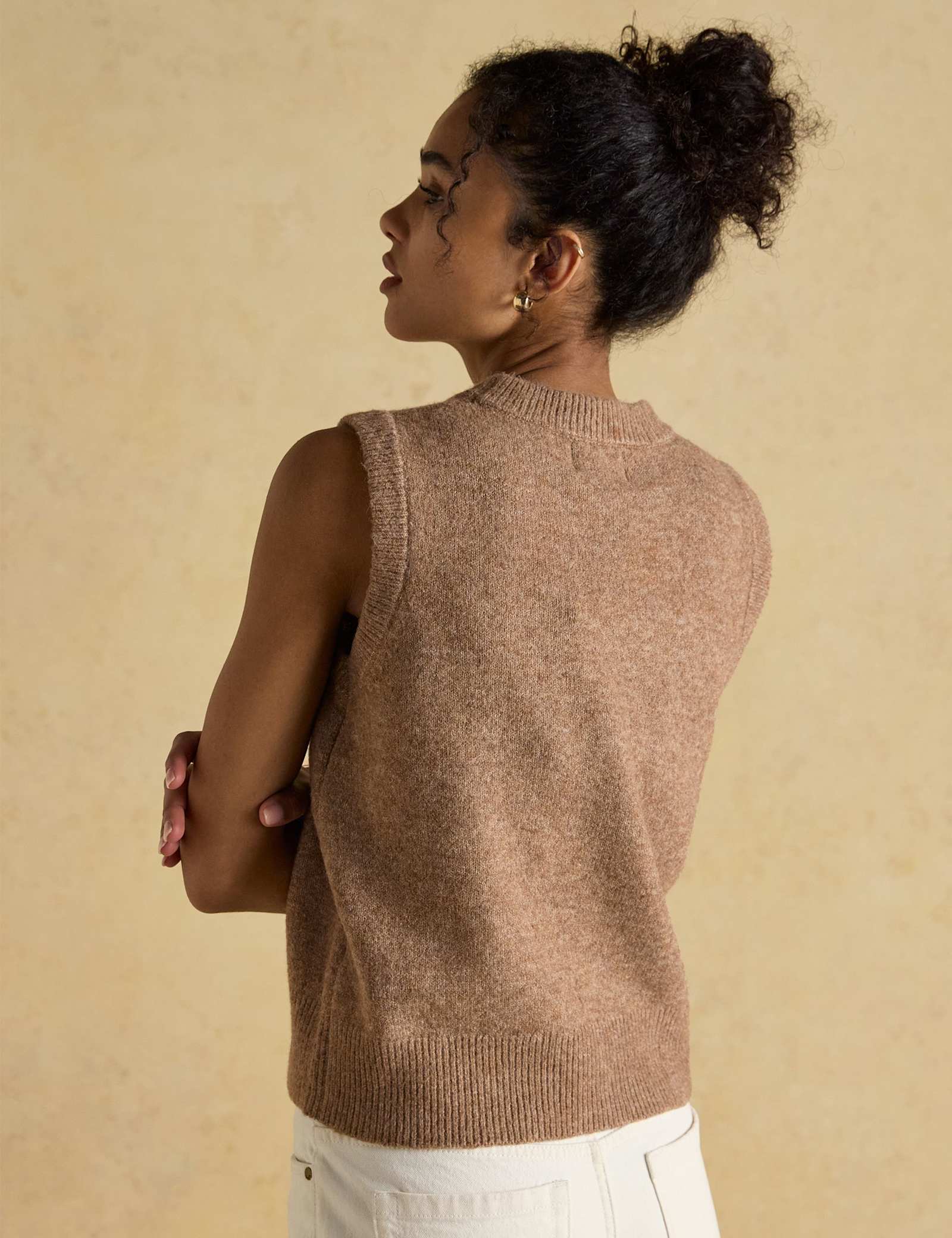 Textured Crew Neck Knitted Vest - image 4