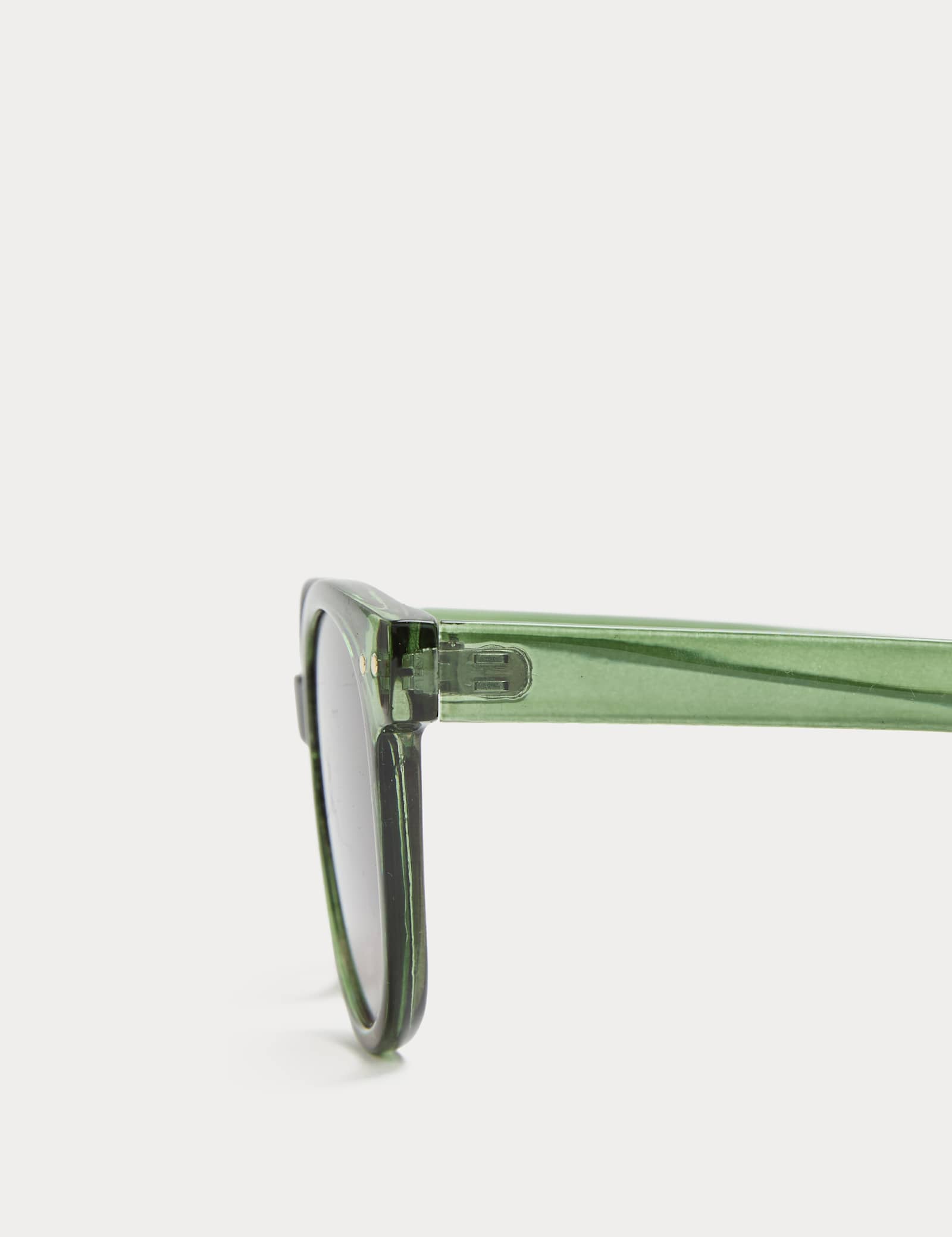 Round Sunglasses - image 4