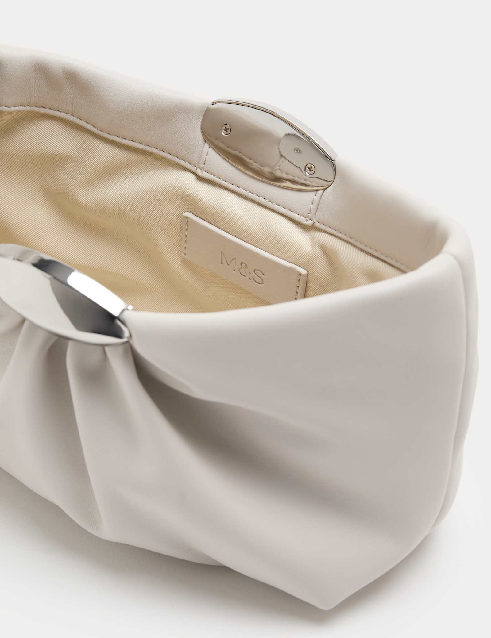 Ruched Hardware Detail Clutch Bag - image 4