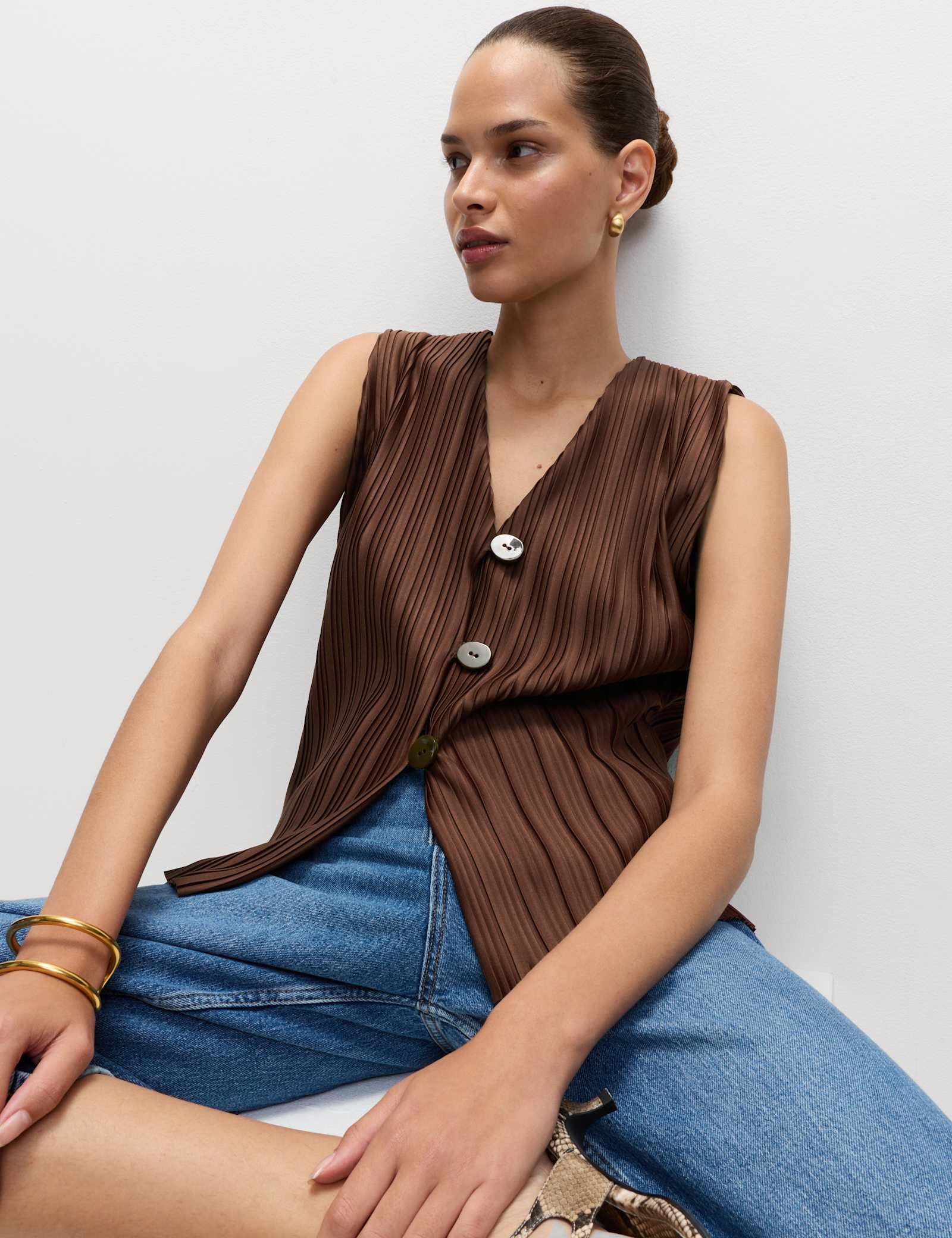 Plisse V-Neck Button Through Waistcoat - image 2