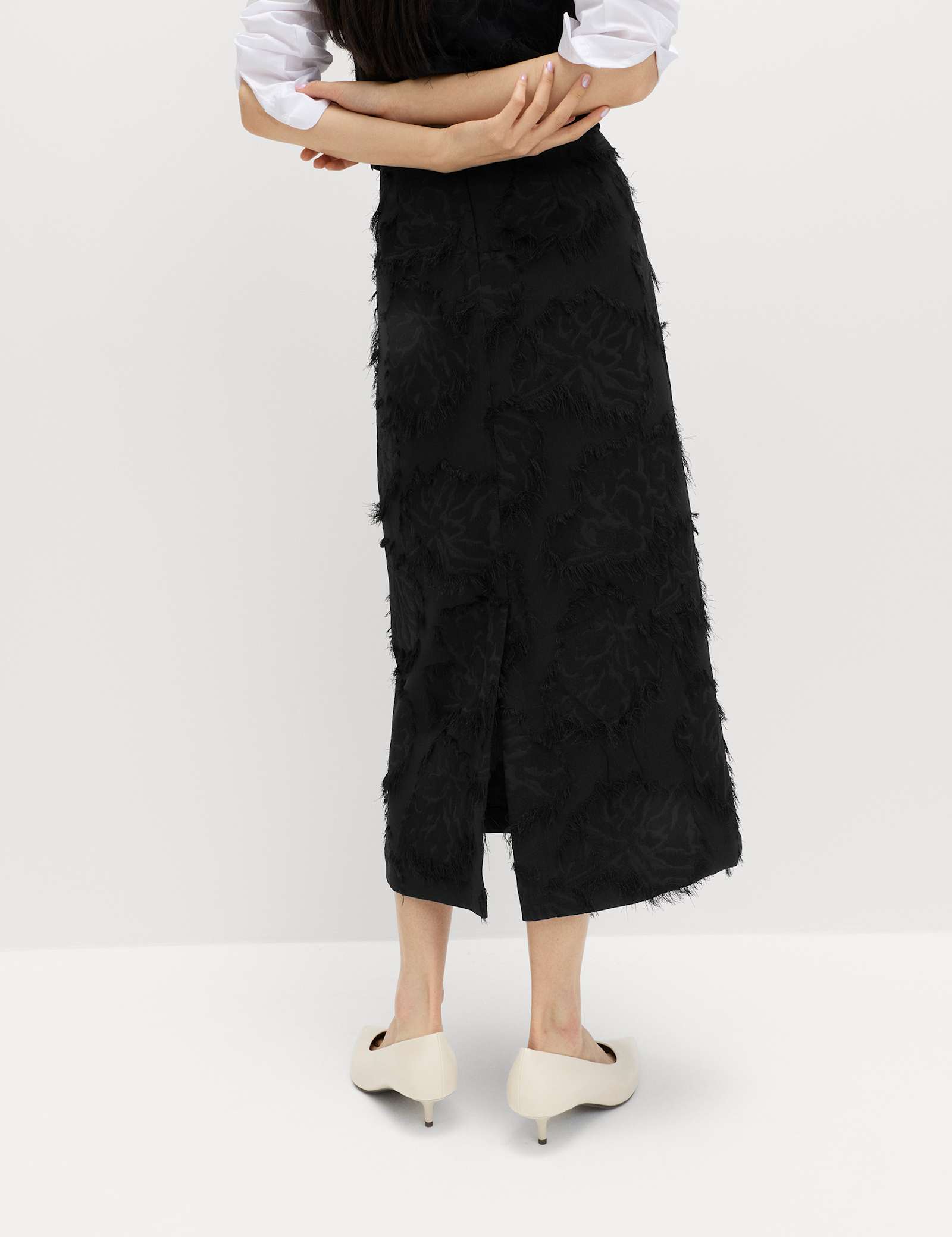Textured Floral Jacquard Midi Column Skirt - image 4