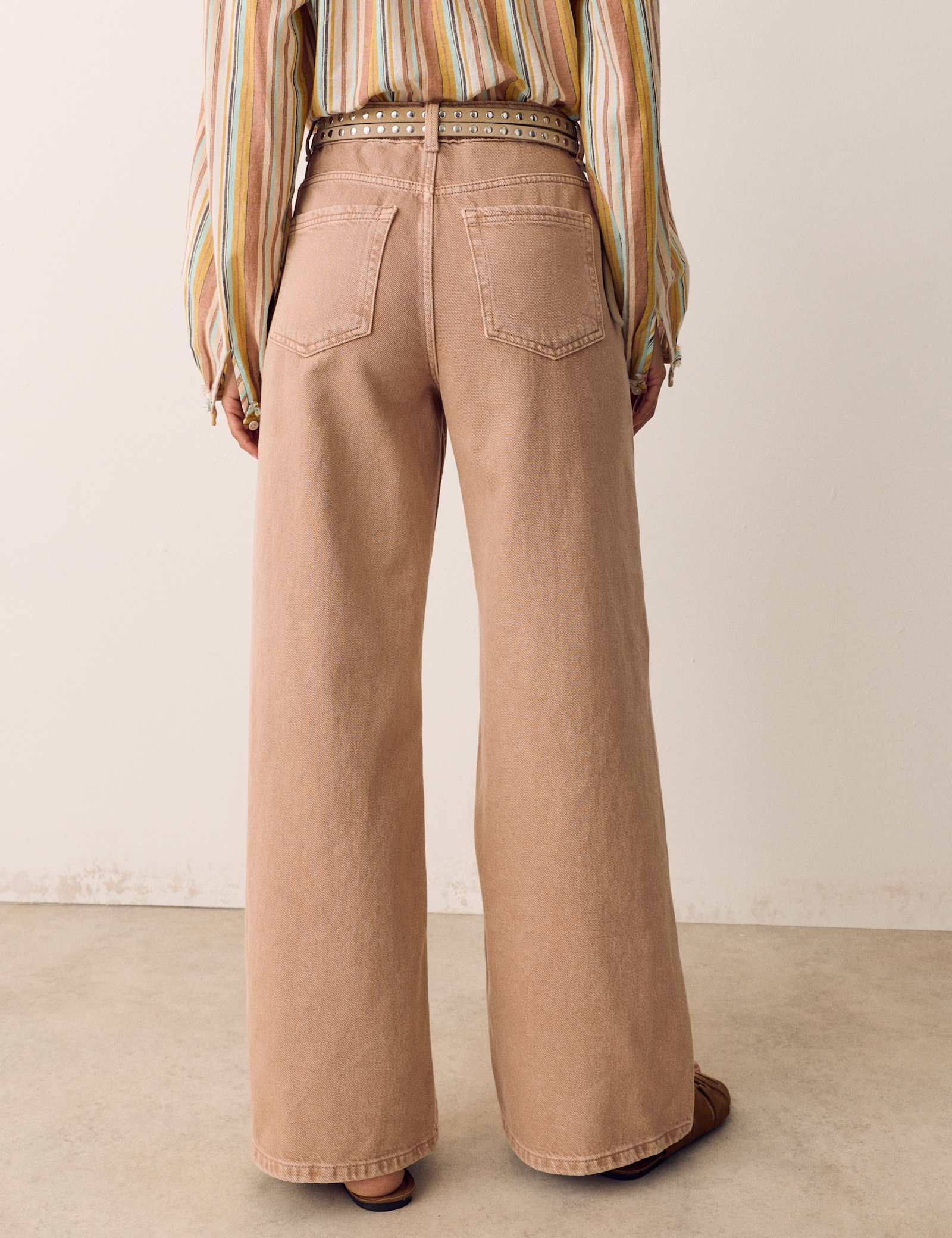 High Waisted Wide Leg Jeans - image 5