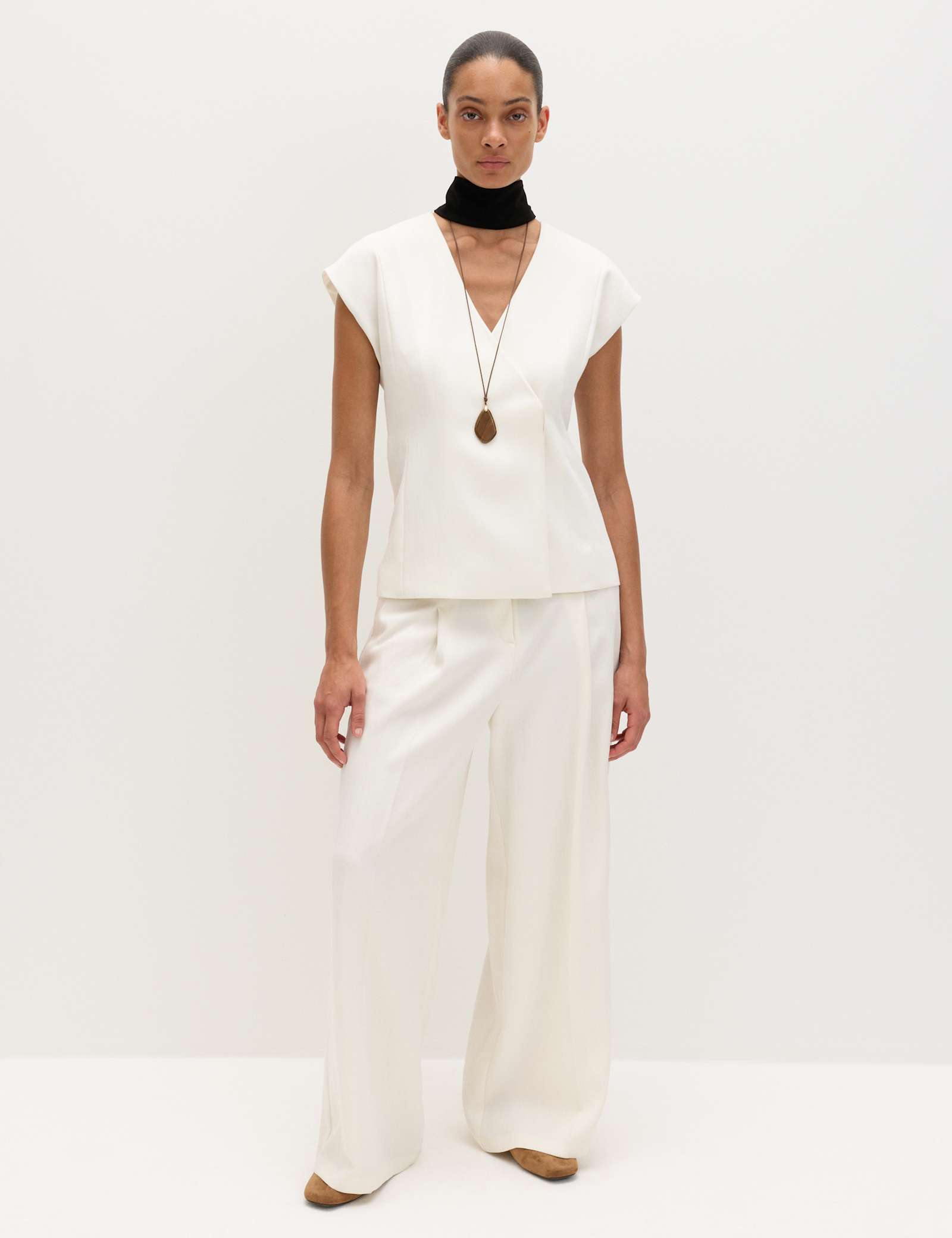 Single Pleat Wide Leg Trousers with Linen - image 3