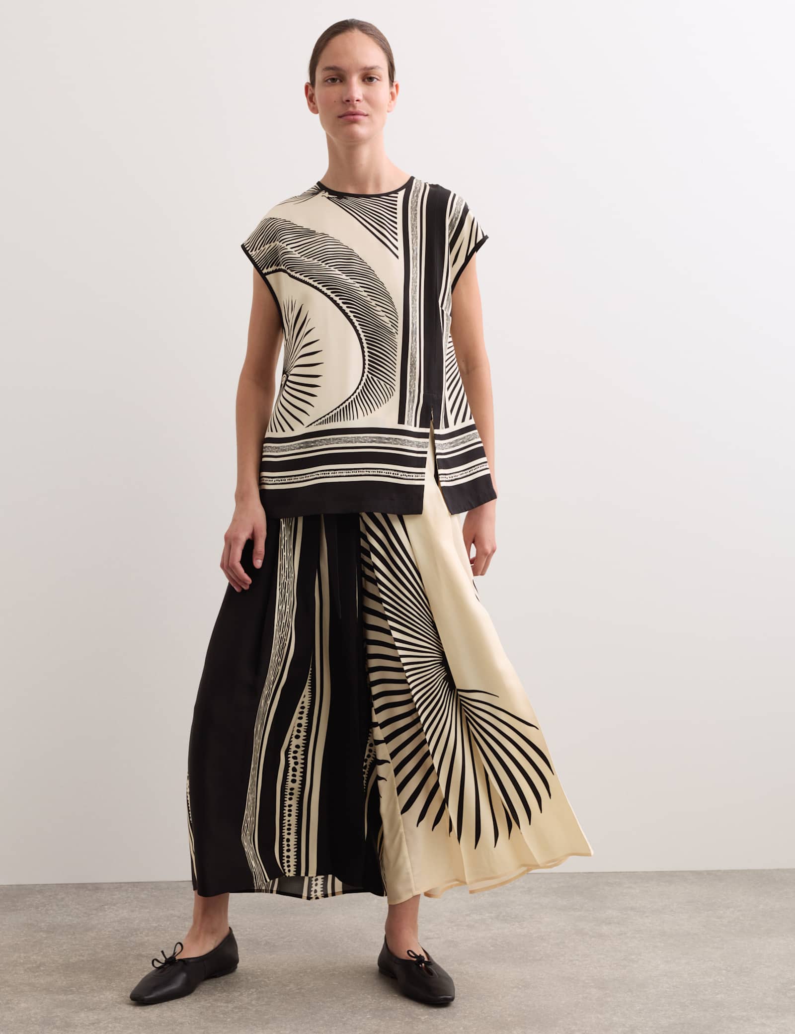 Printed Collarless Top - image 2