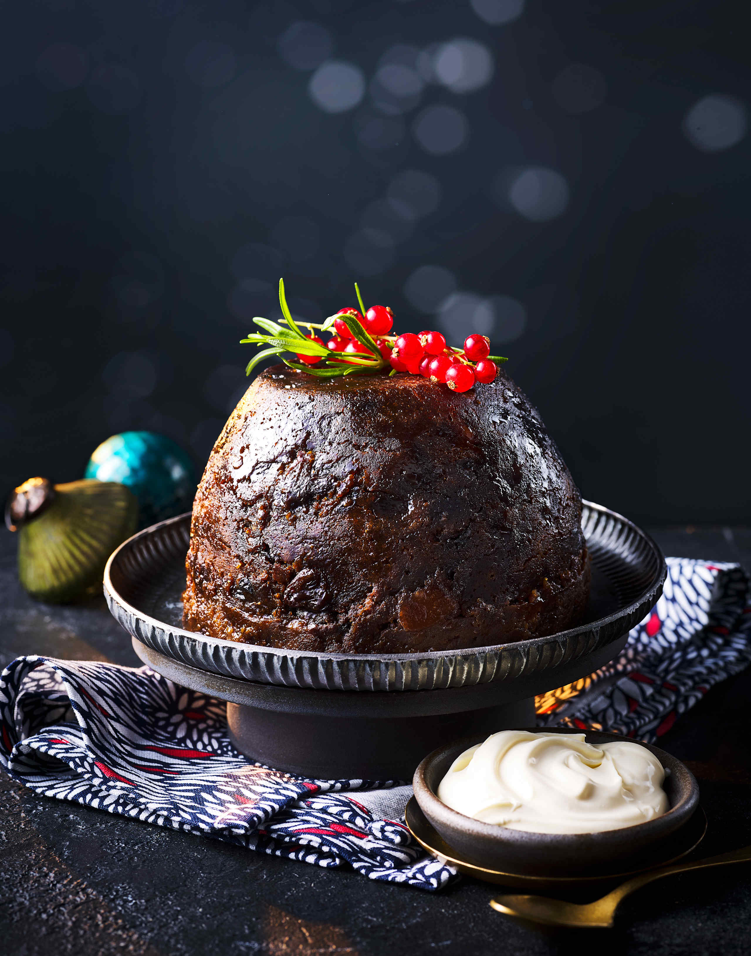 Collection Perfectly Matured Christmas Pudding with Pecans and Panettone 2 of 2