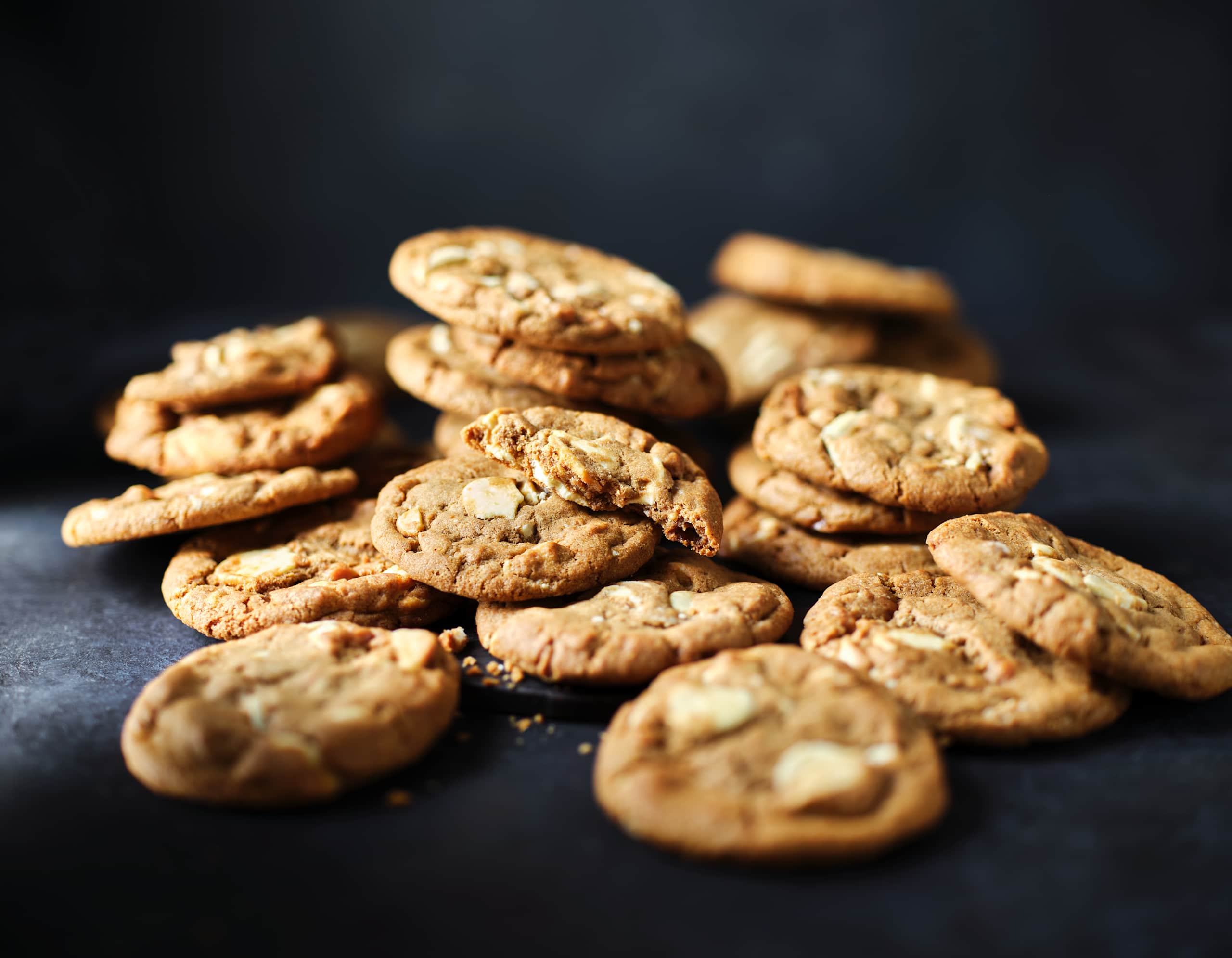 Gingerbread and White Chocolate Cookies 2 of 2