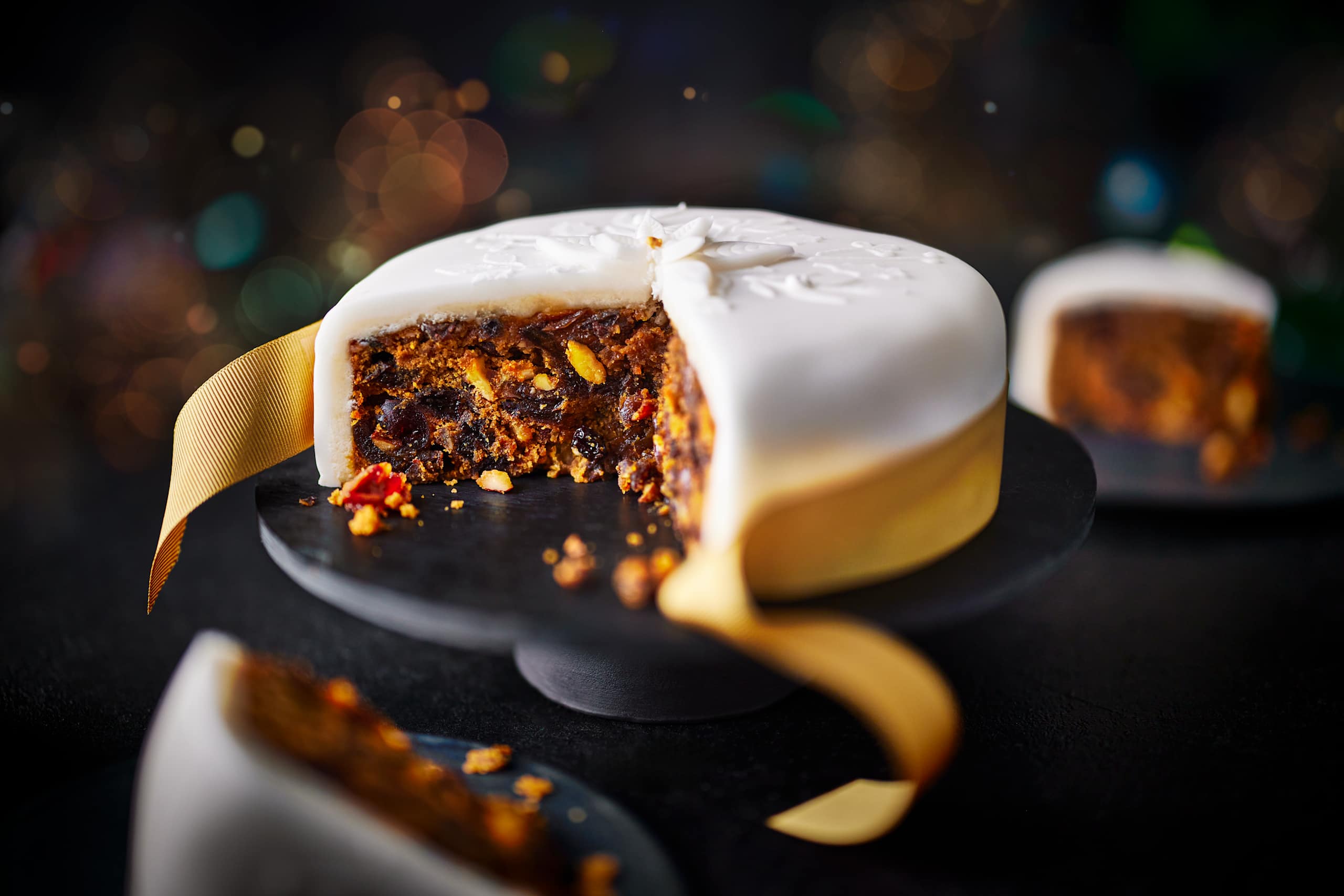 Collection Perfectly Matured Iced Christmas Fruit Cake 2 of 2