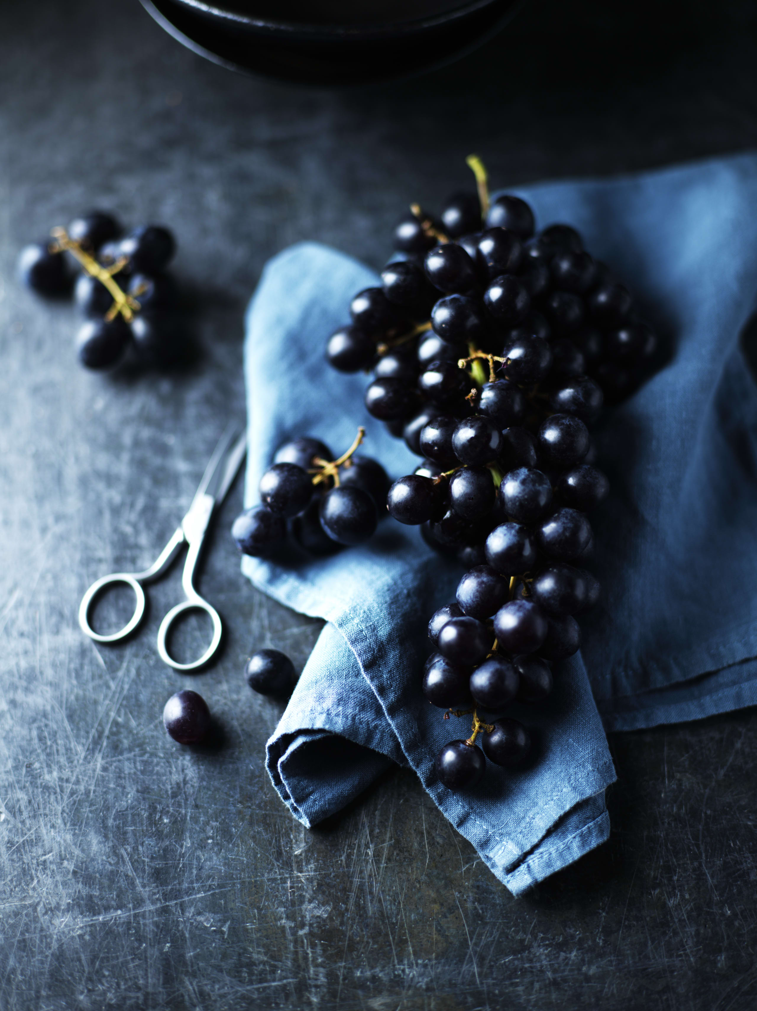 Collection Seedless Sable Grapes 3 of 5