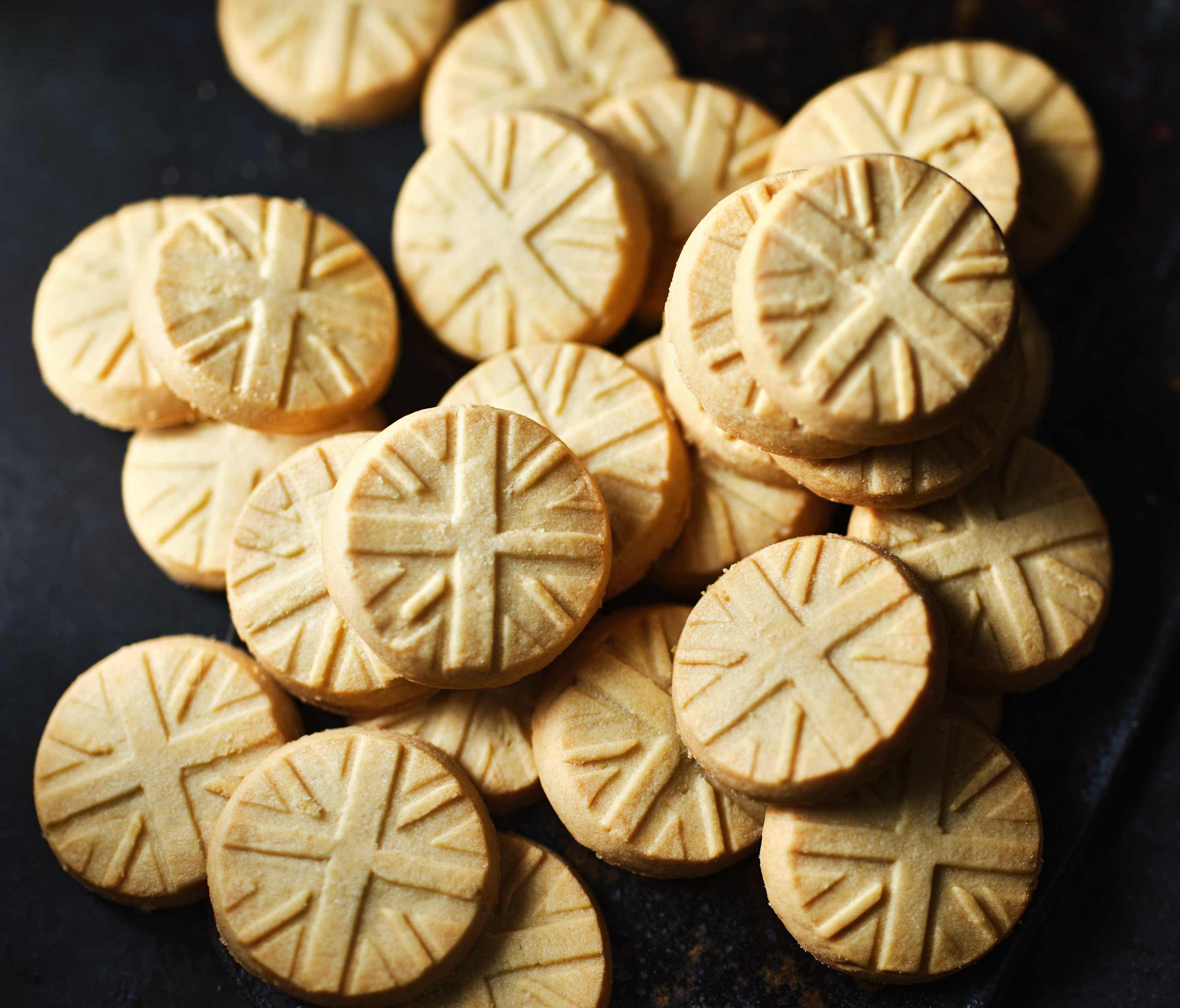 All Butter Shortbread Sentry Tin 2 of 2
