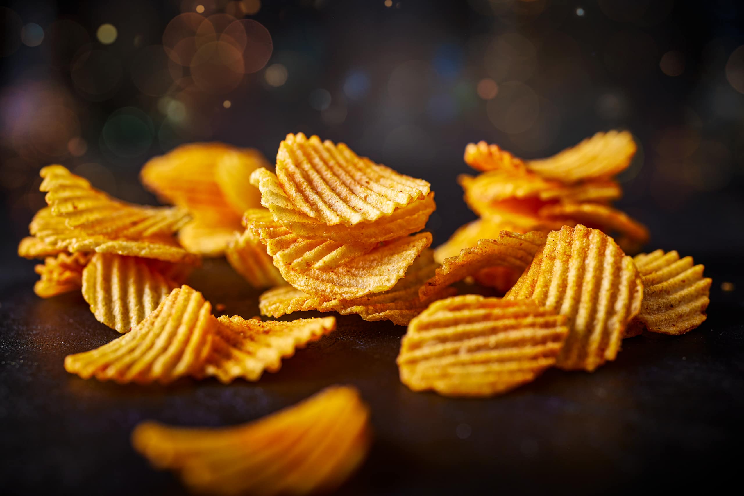 British Ridge Cut Spicy Prawn Cocktail Crisps 2 of 2
