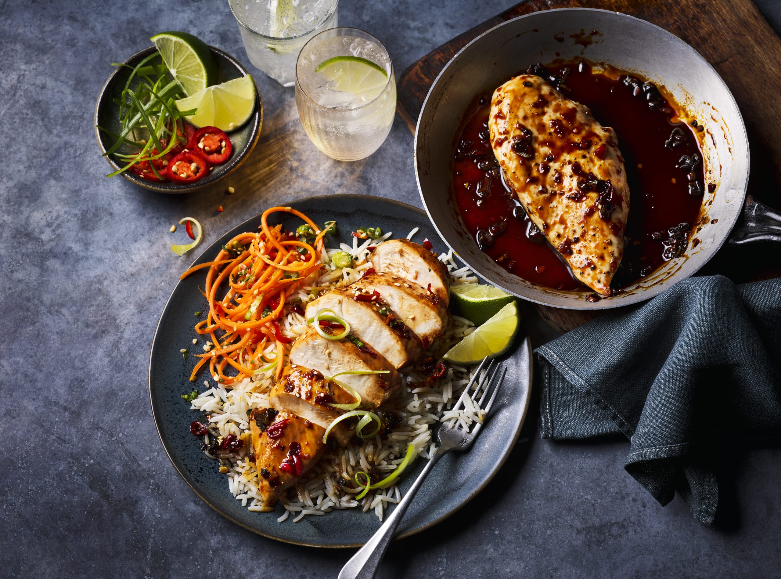 2 Organic British Free Range Chicken Breast Fillets 2 of 2