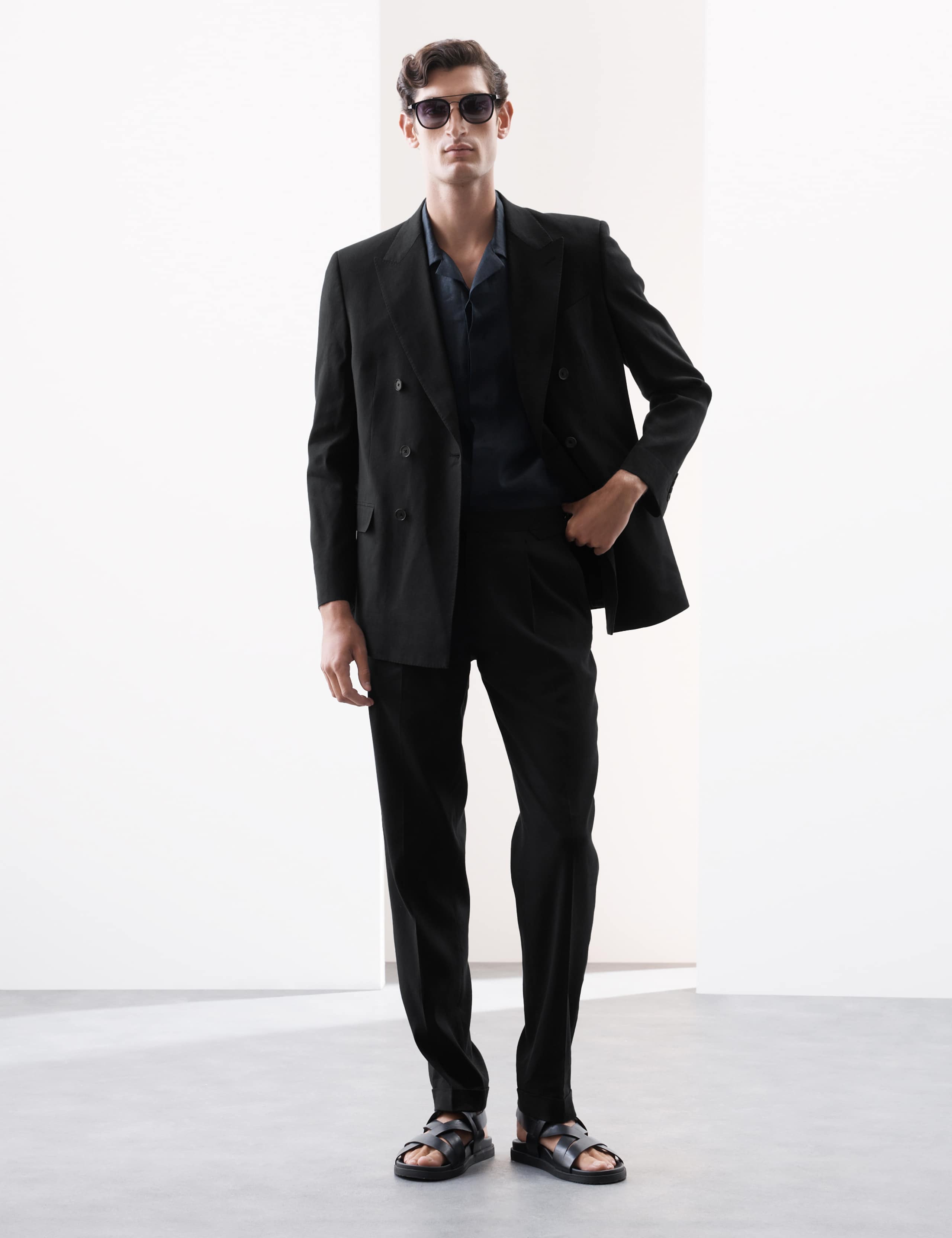Tailored Fit Italian Performance Linen Blend Double Breasted Suit 5 of 6
