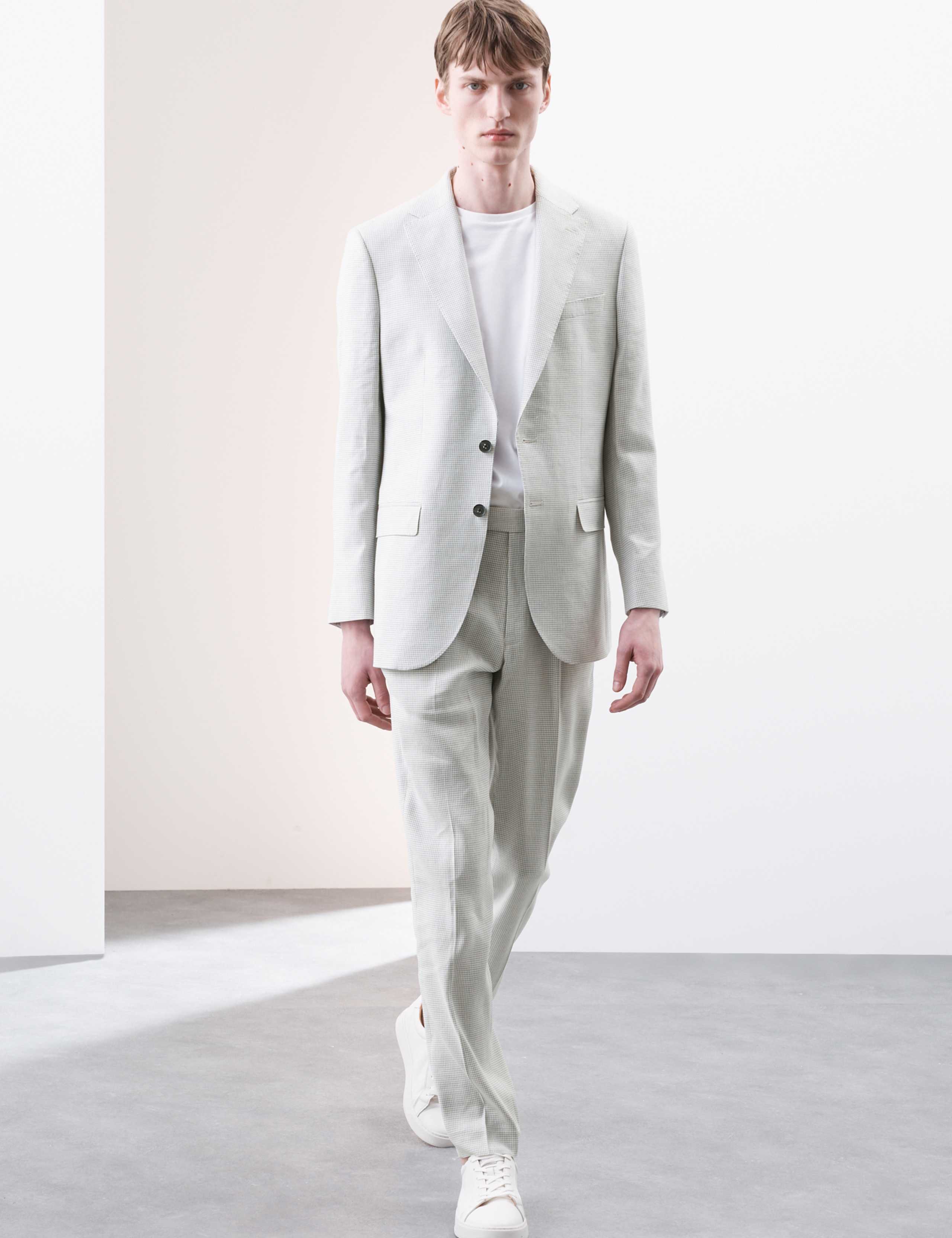 Tailored Italian Linen Miracle™ Suit