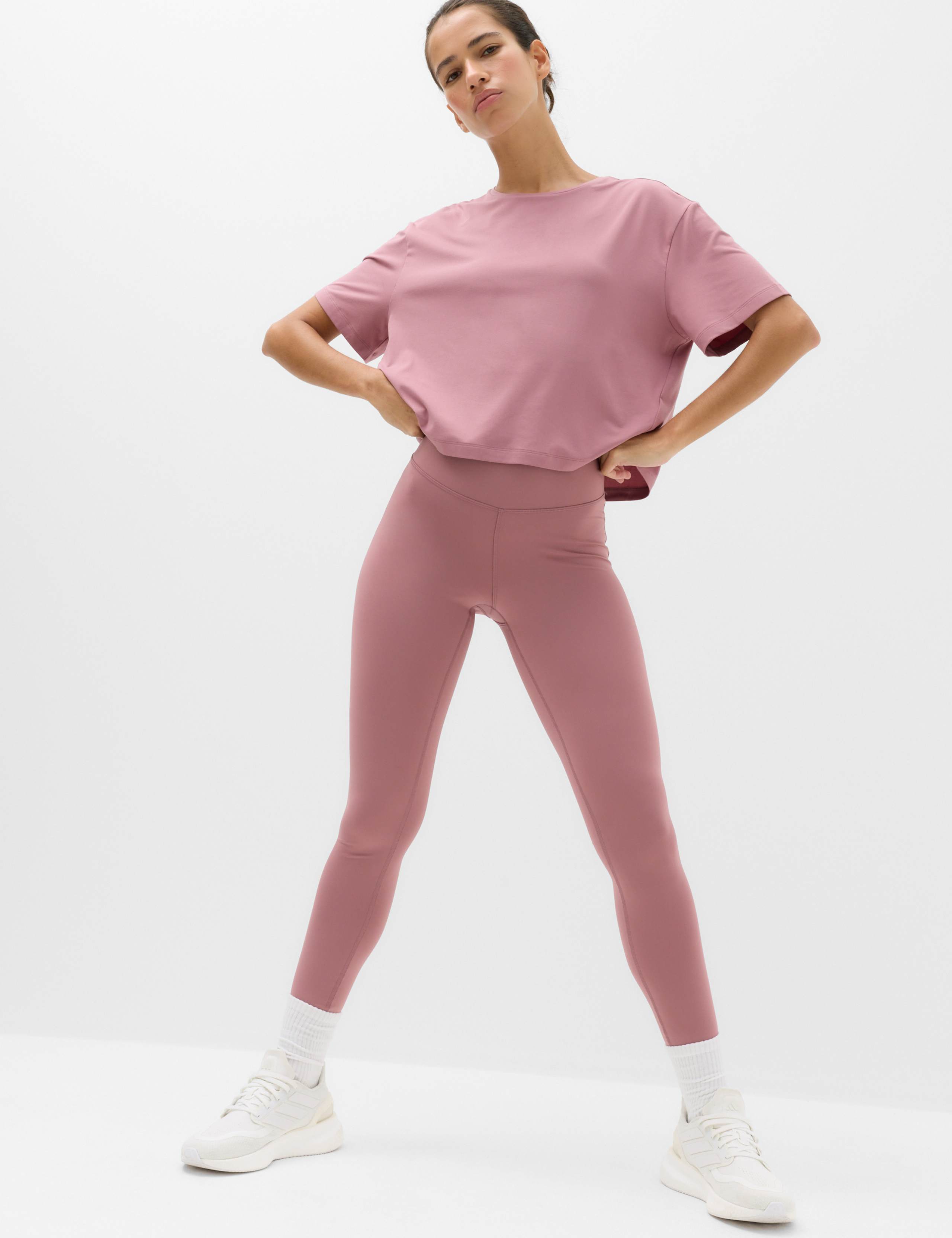 Essential T-Shirt & Leggings Set