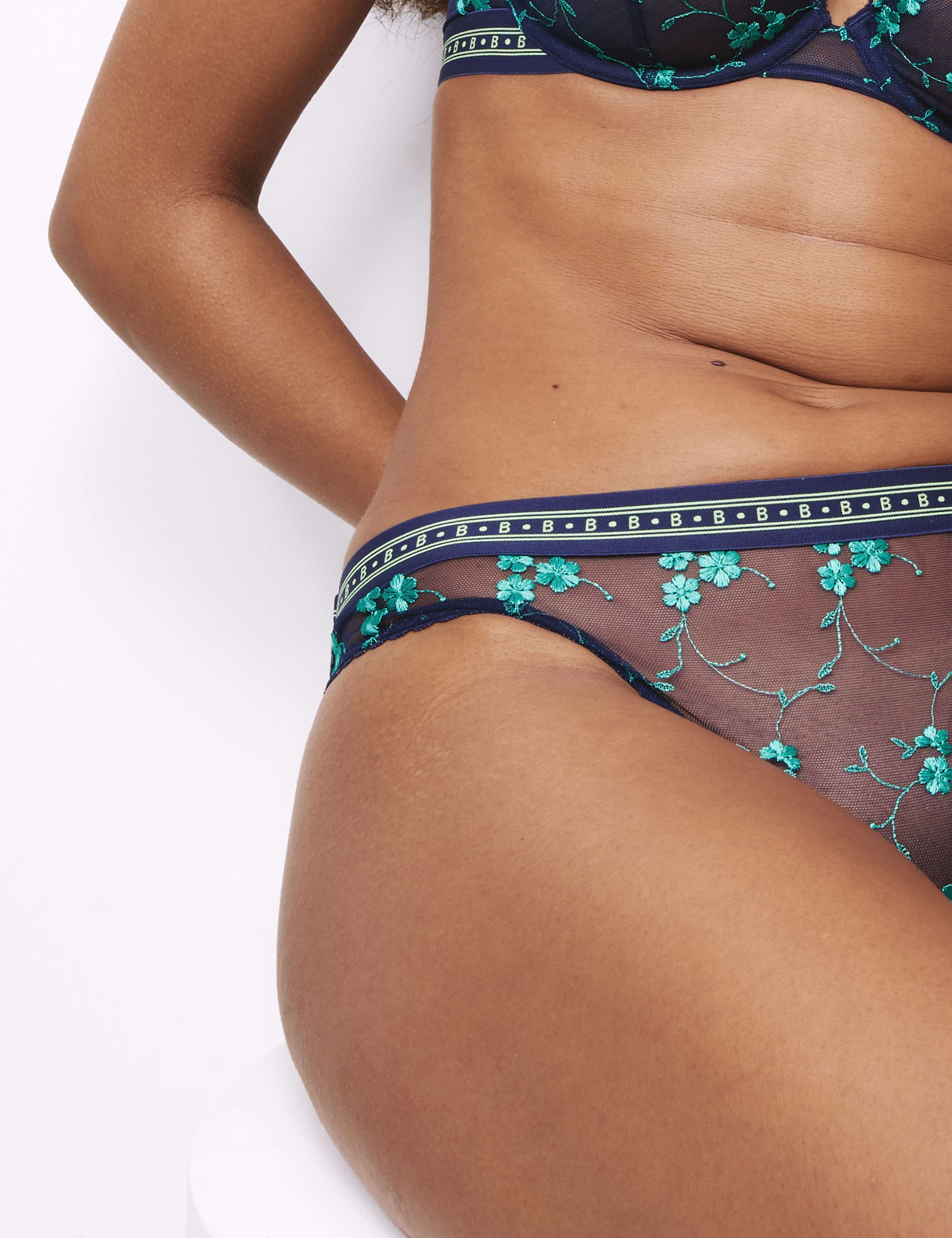 Karina Embroidery Wired Plunge Bra Set A-E 5 of 6
