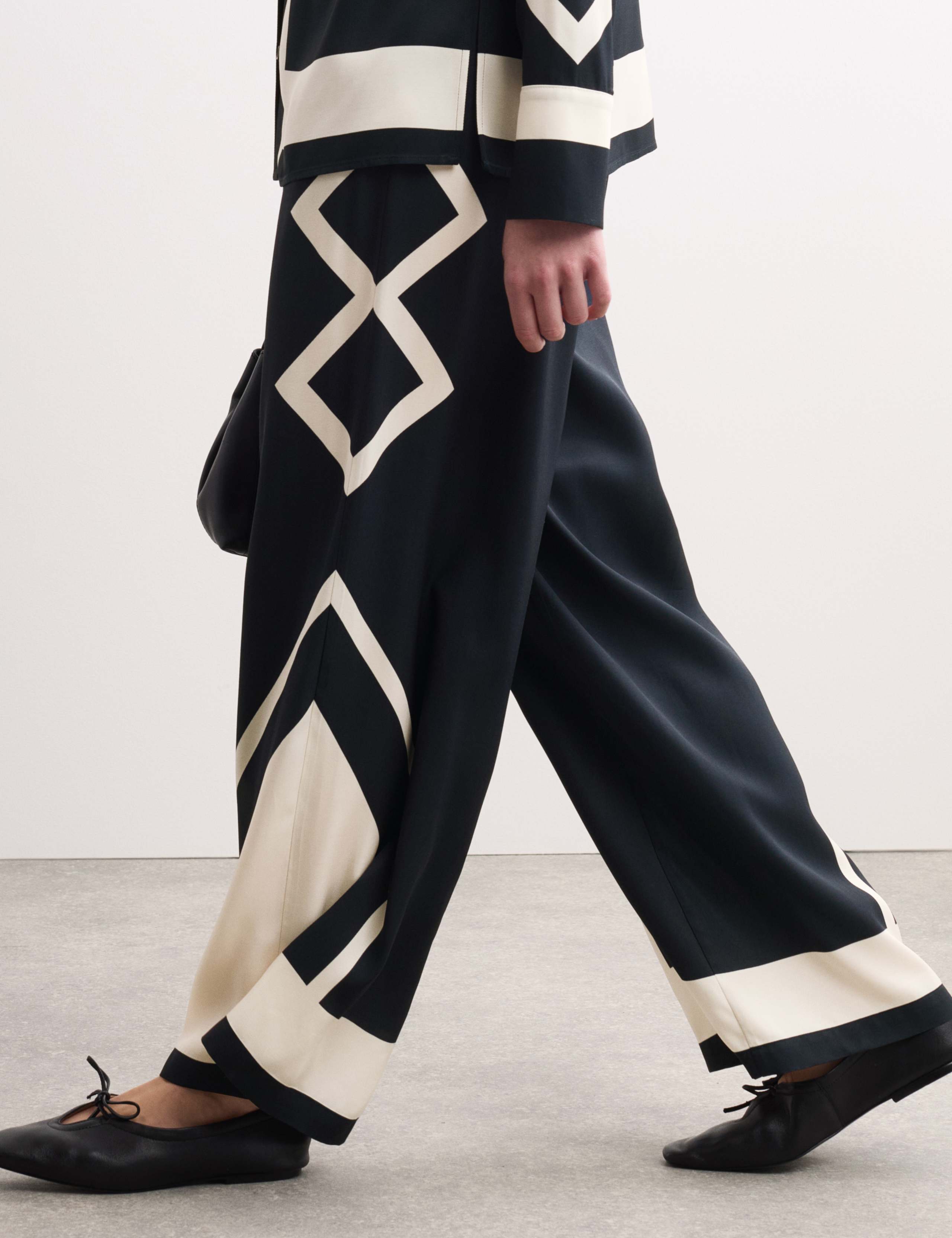 Printed Shirt & Trouser Set 5 of 6