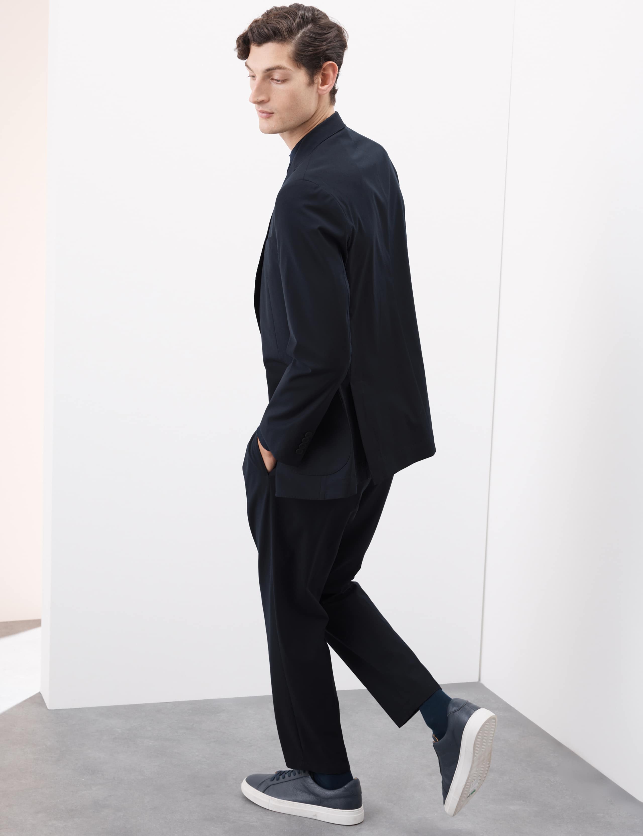 Tailored Fit Performance Packable Suit 2 of 6