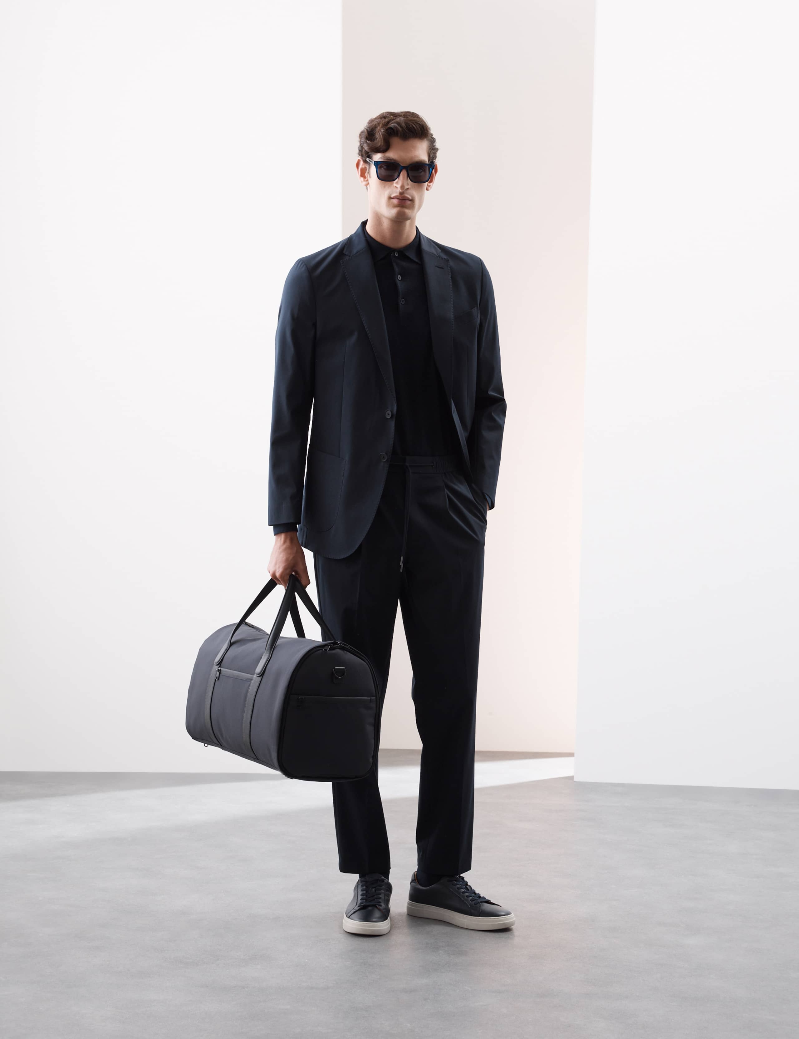 Tailored Fit Performance Packable Suit 4 of 6