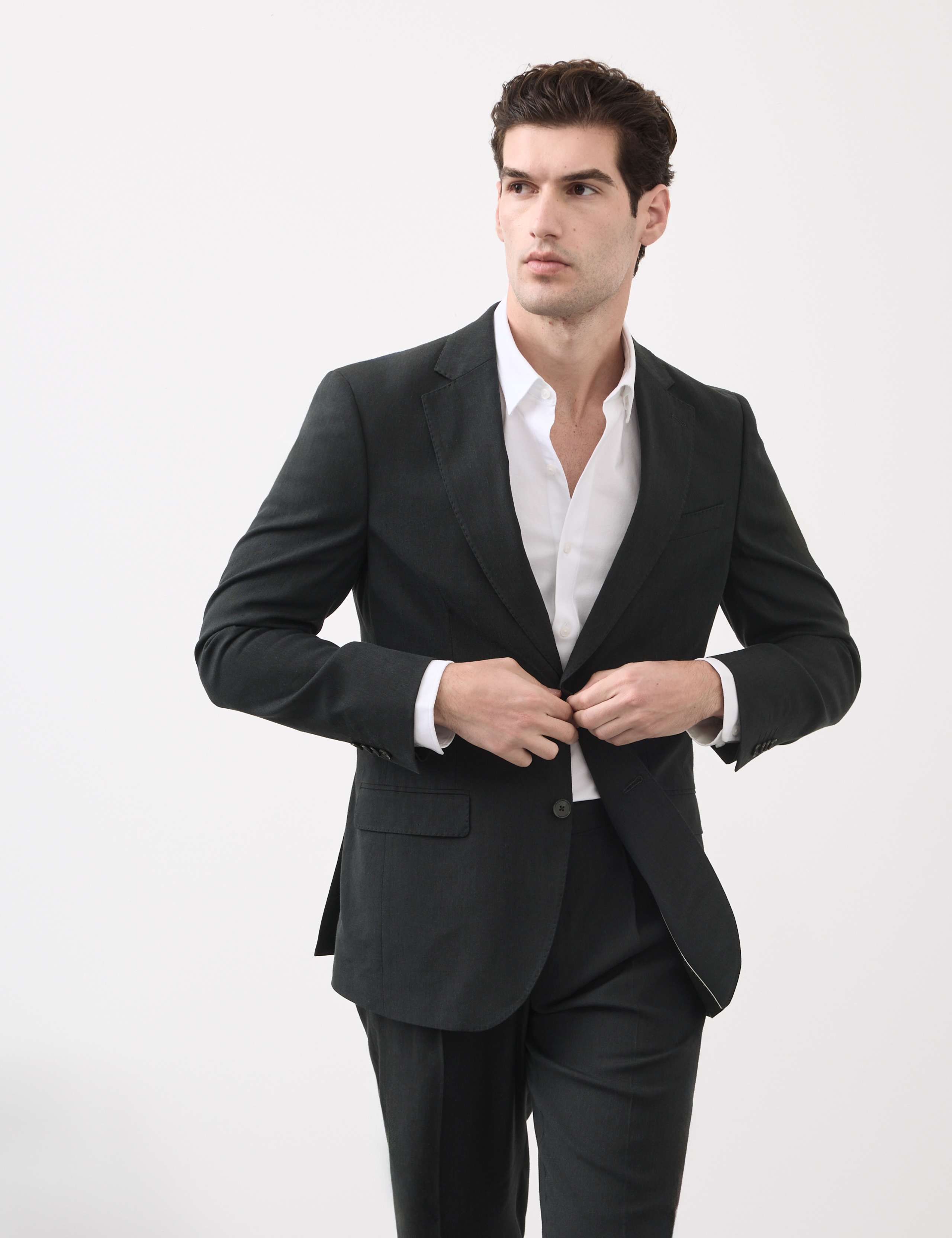 2 Piece Tailored Fit Italian Performance Linen Blend Suit