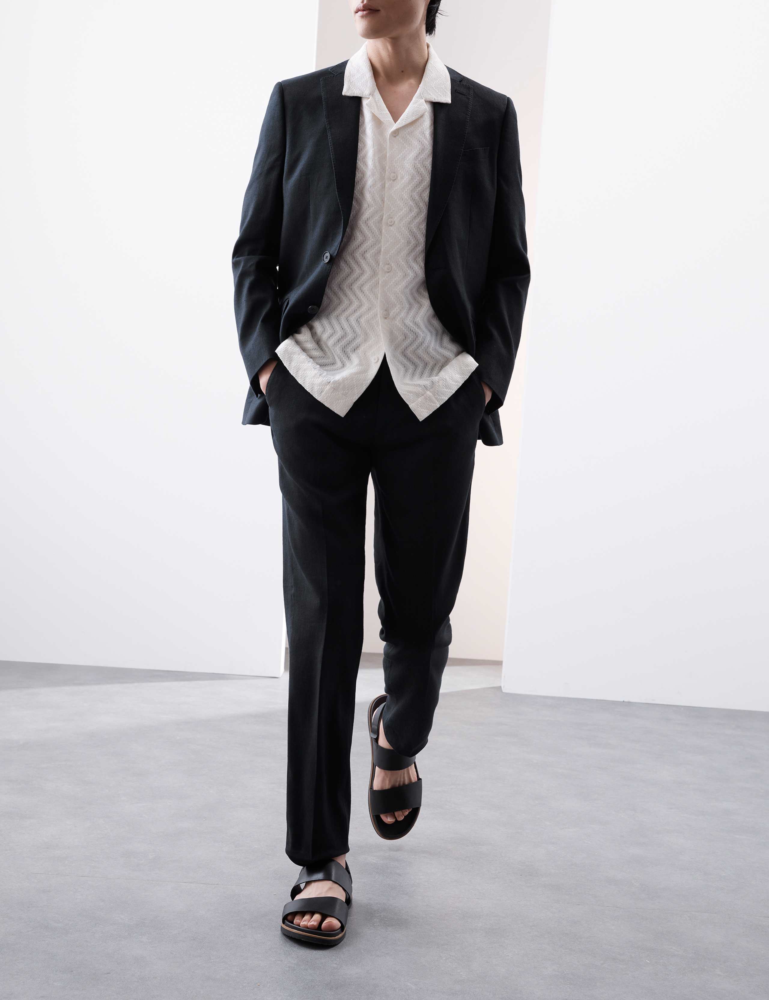 Tailored Fit Italian Linen Blend Suit 3 of 6