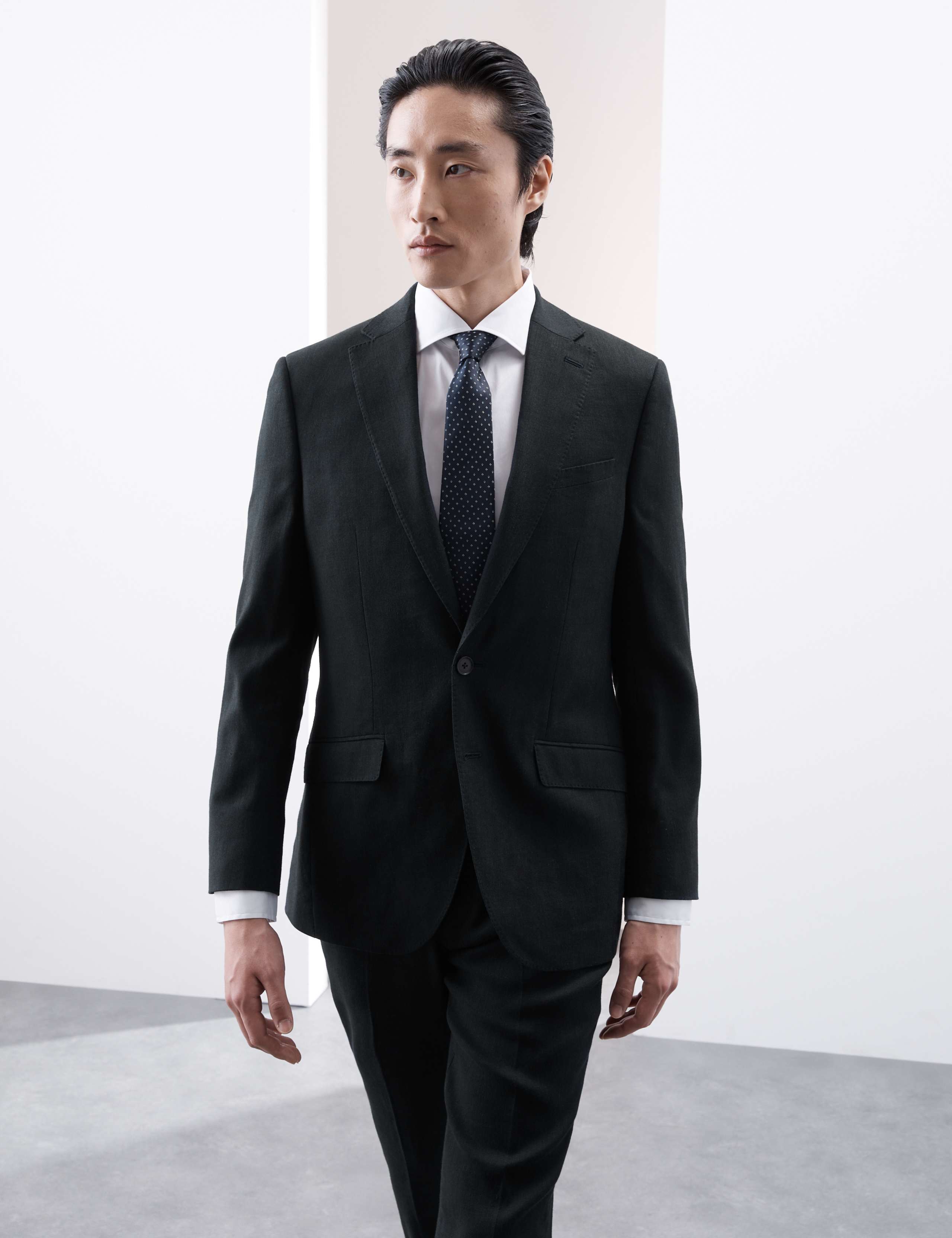 Tailored Fit Italian Linen Blend Suit 1 of 6