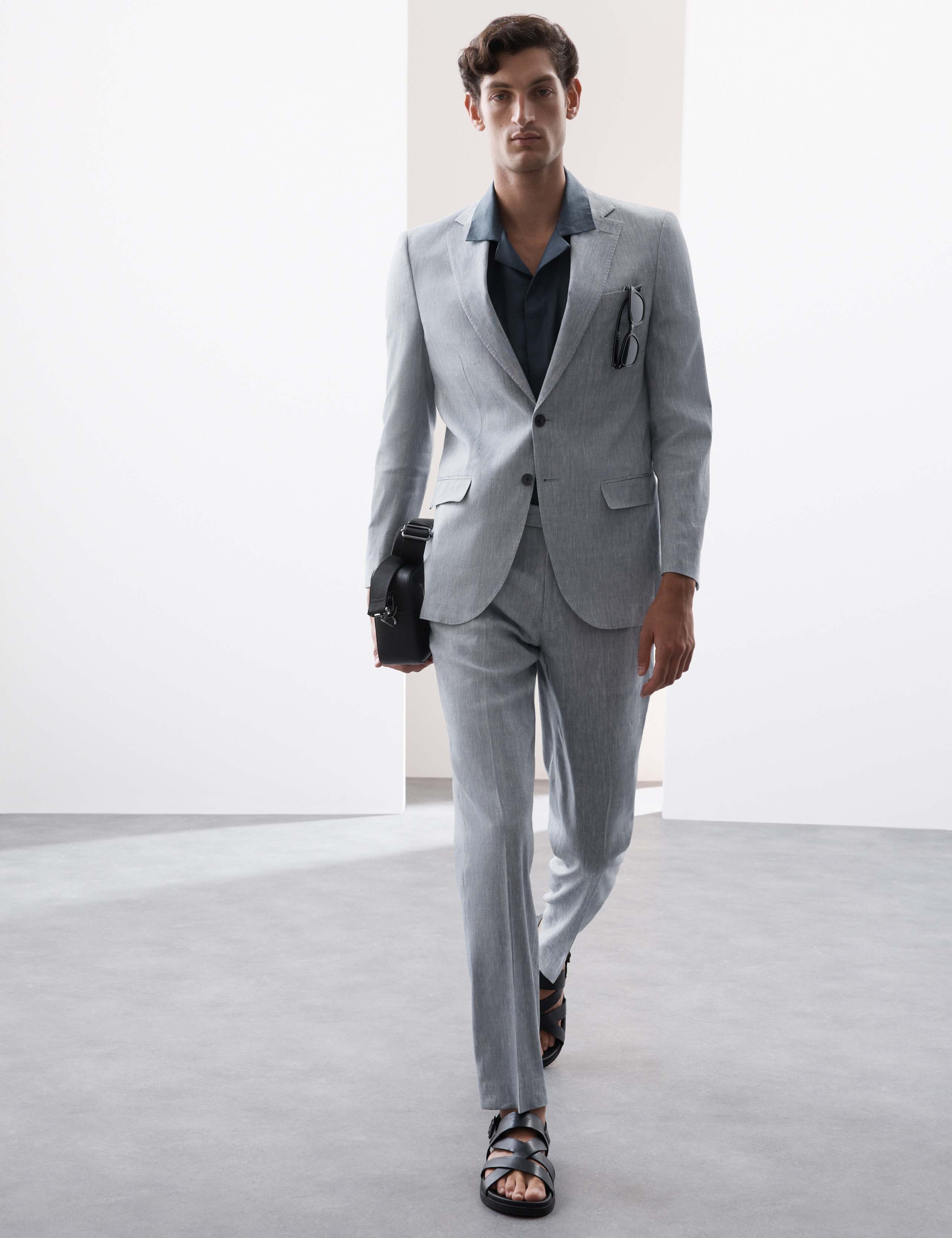 Tailored Fit Italian Performance Linen Blend Suit