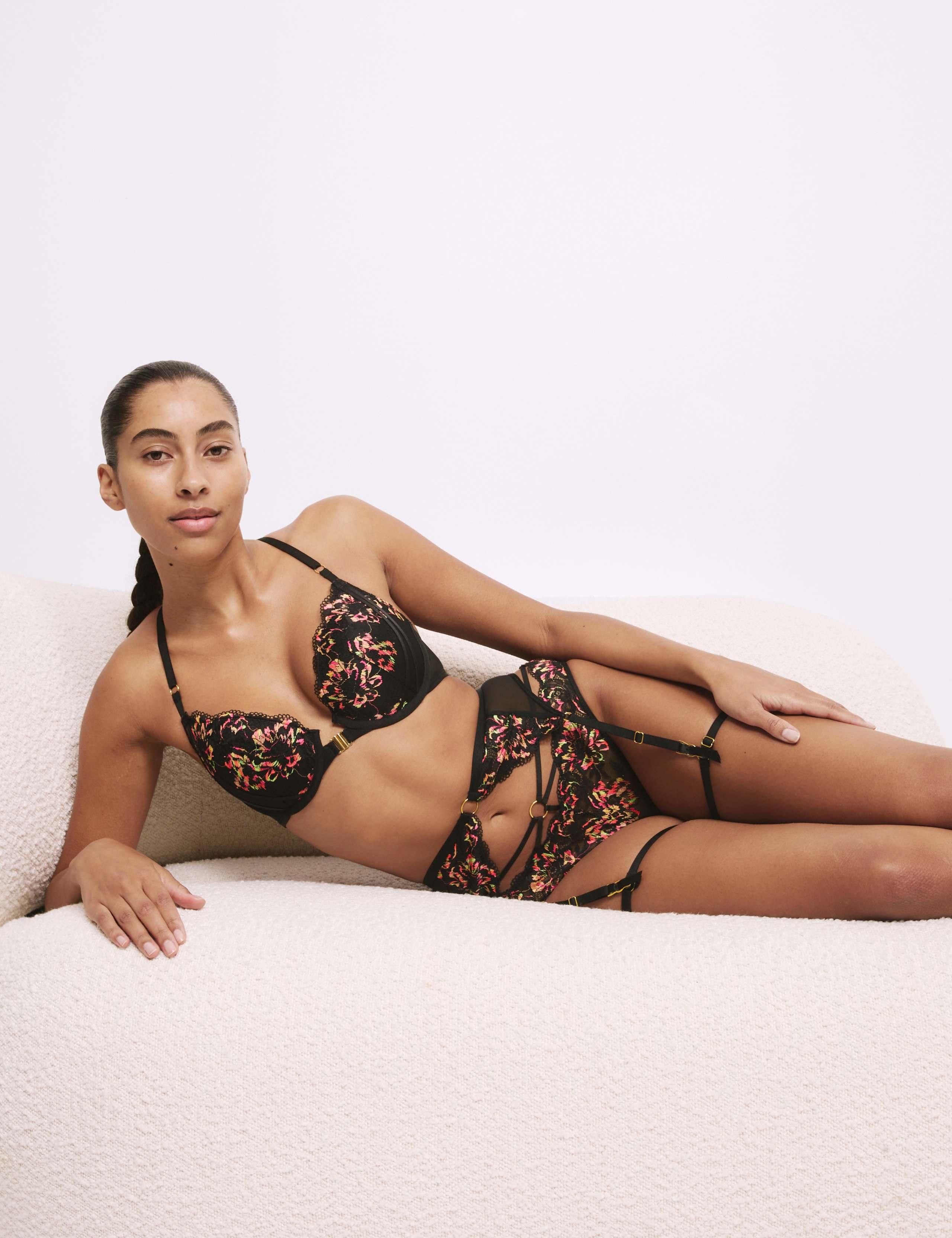 Vera Lace Wired Push-Up Plunge Bra Set A-E 3 of 6