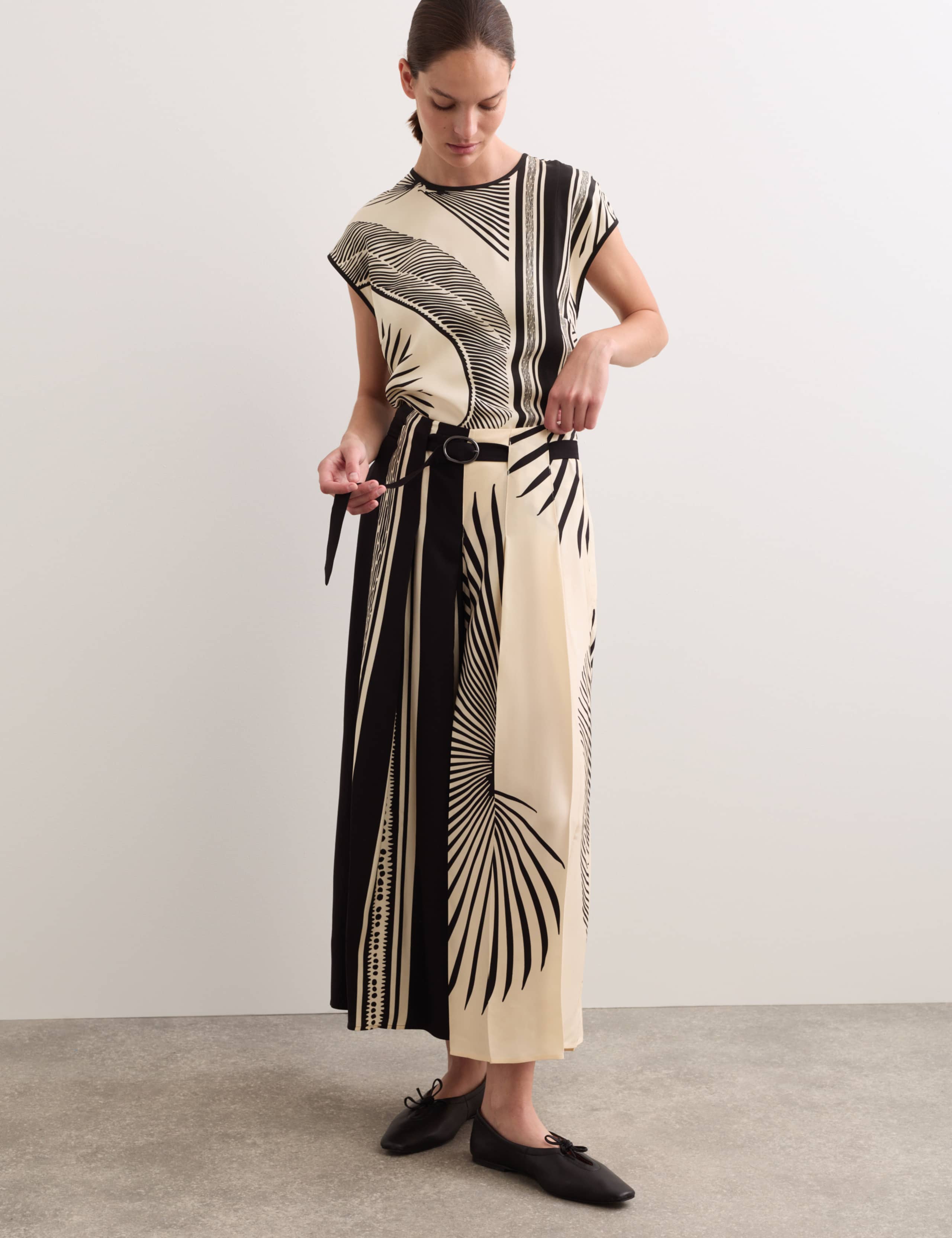 Printed Collarless Top & Trouser Set