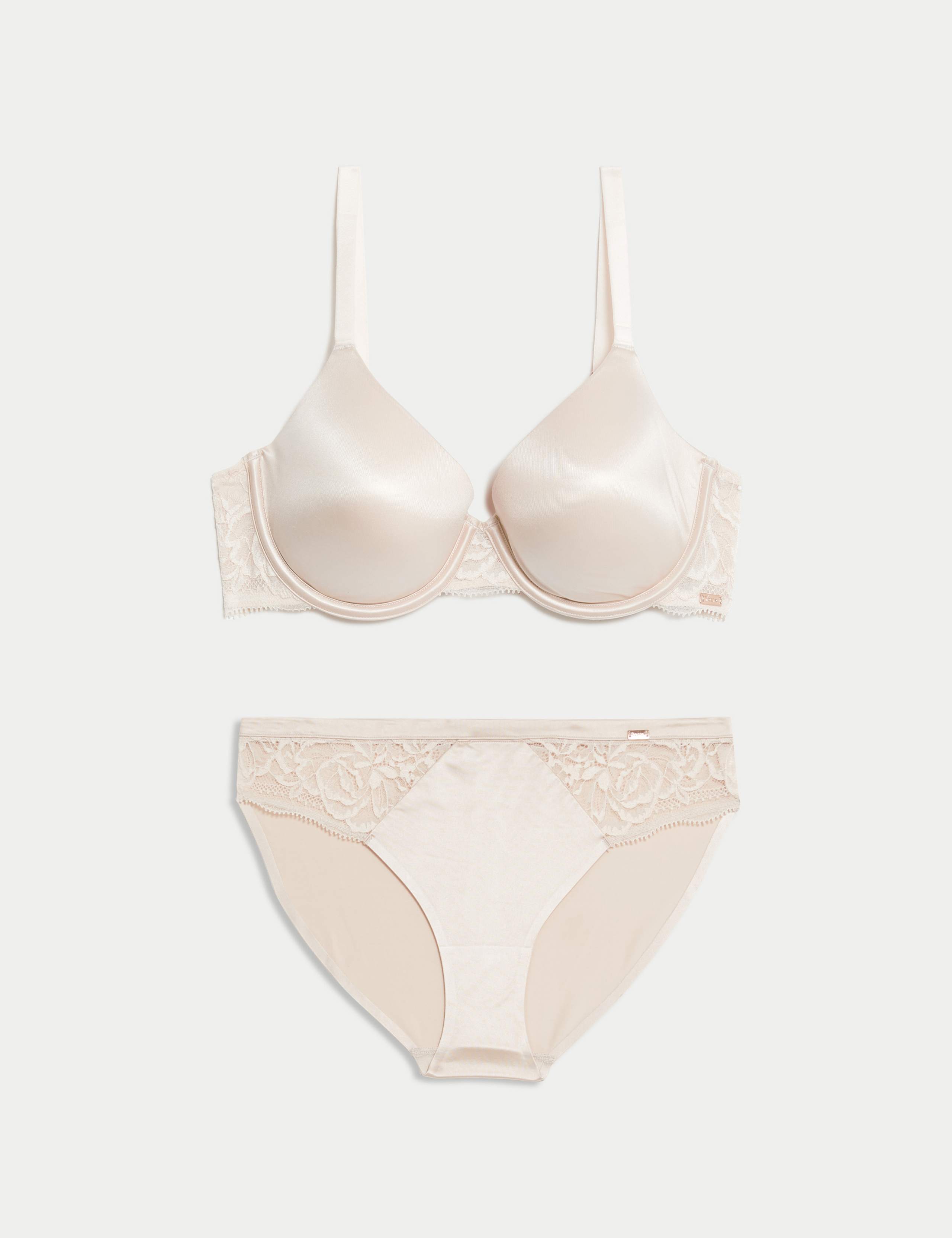 Smoothing Wired Full Cup Bra Set 1 of 6