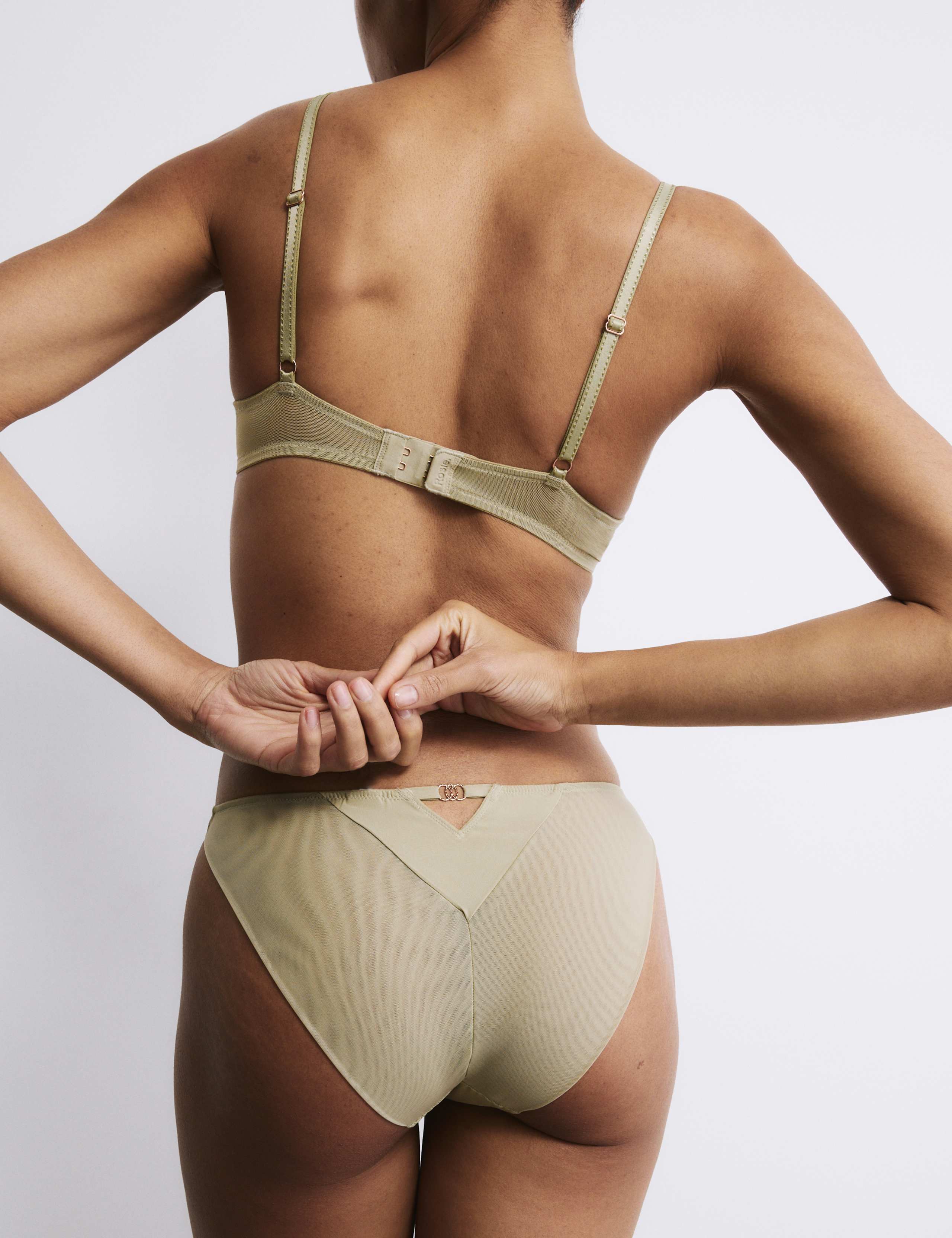 Ianthe Embroidery Wired Plunge Bra Set A-E 6 of 6