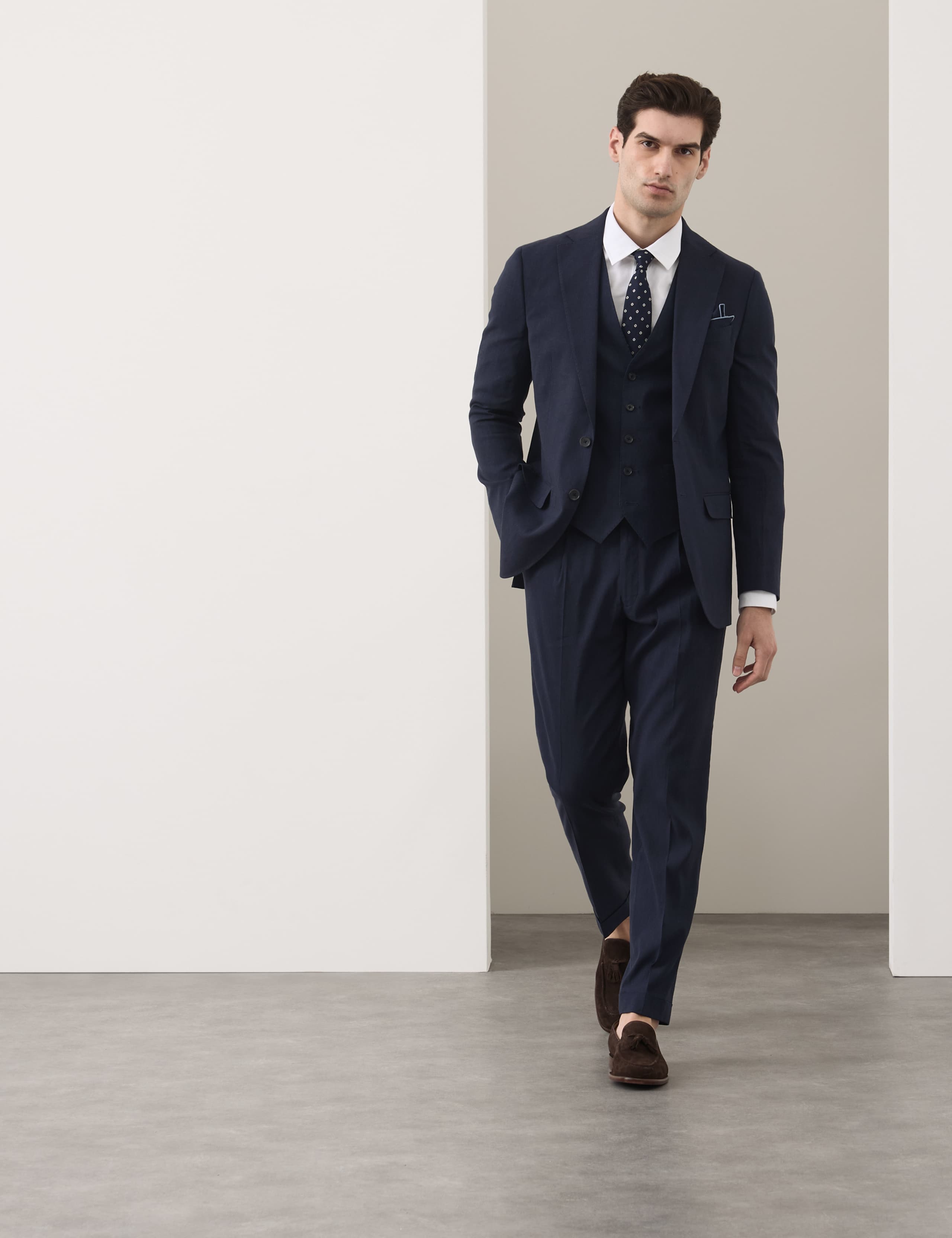 3 Piece Tailored Fit Italian Performance Linen Blend Suit