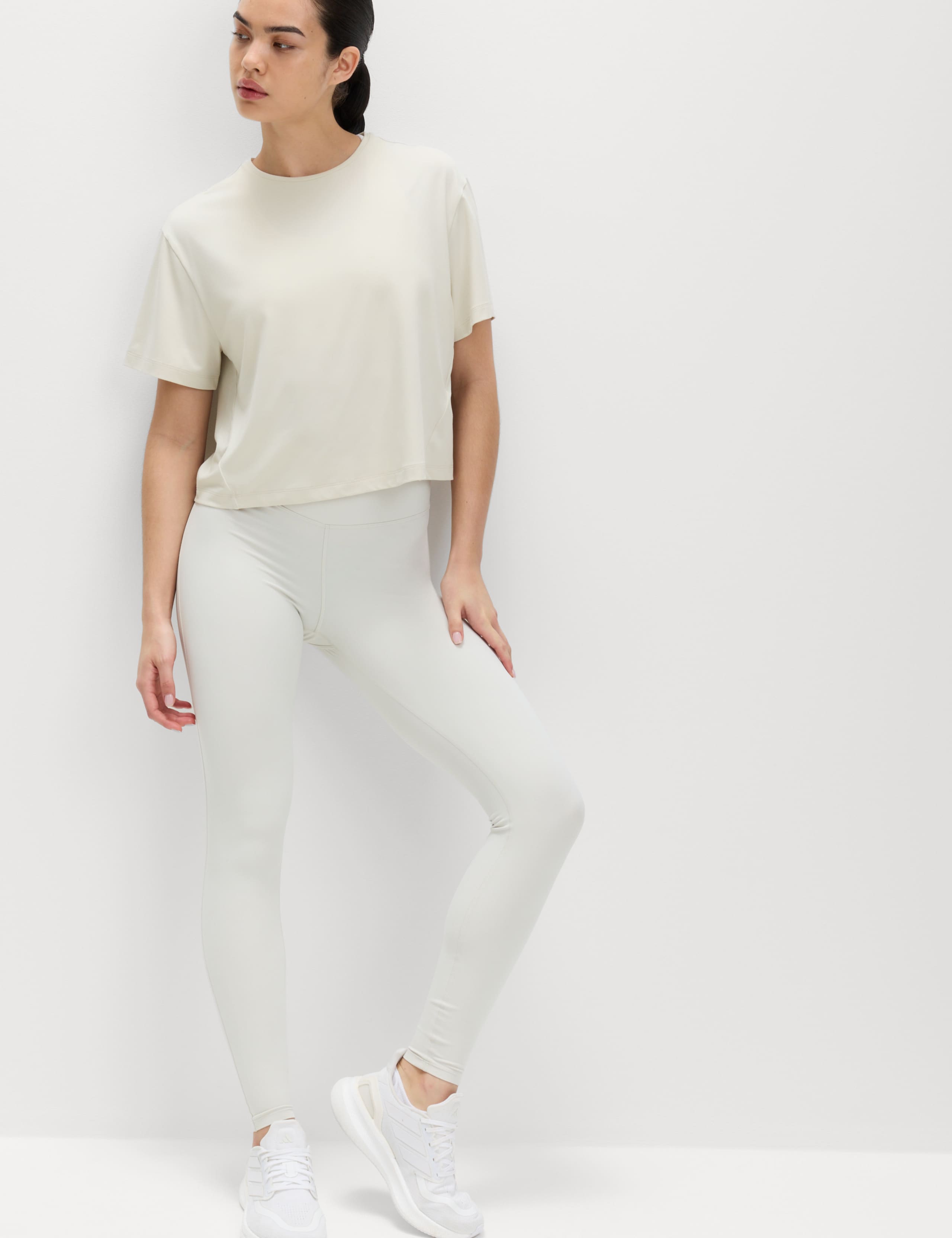 Essential T-Shirt & Leggings Set
