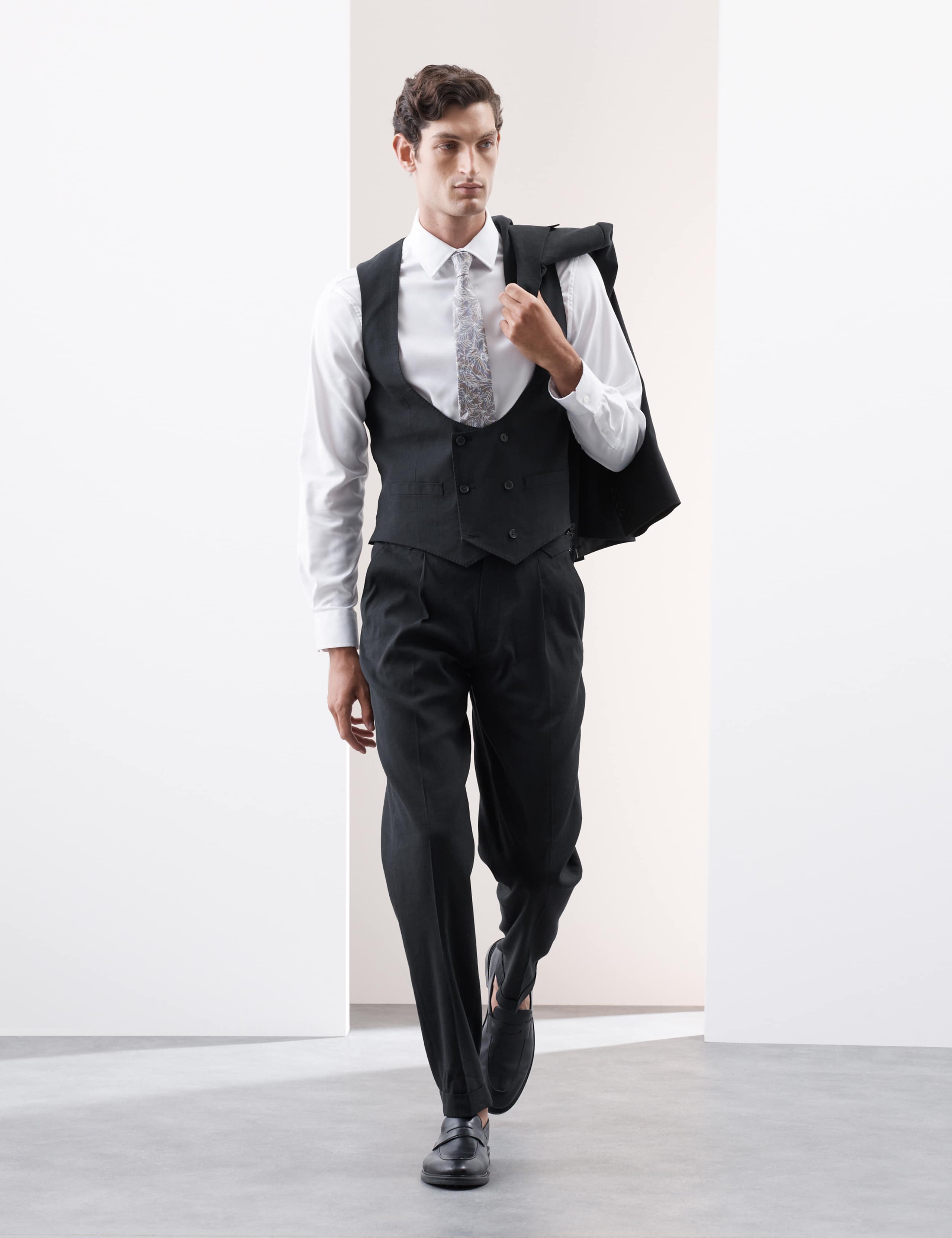 Tailored Fit Italian Performance Linen Blend Double Breasted Suit 1 of 6