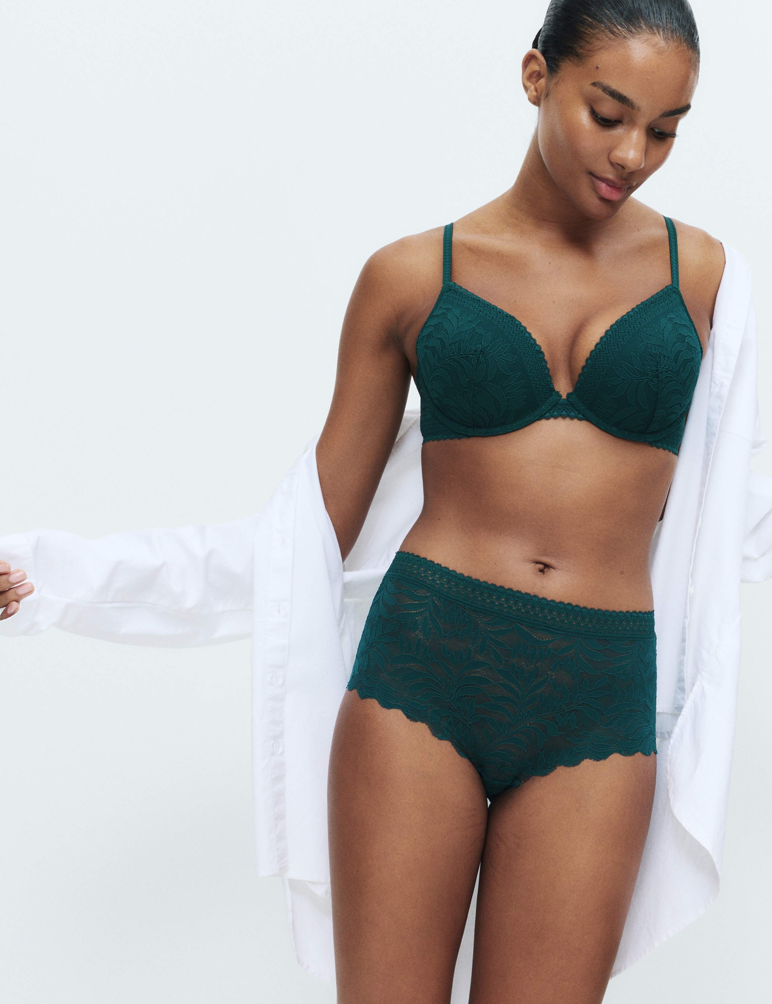 Flexifit™ Lace Wired Push-Up Bra Set A-E 5 of 6