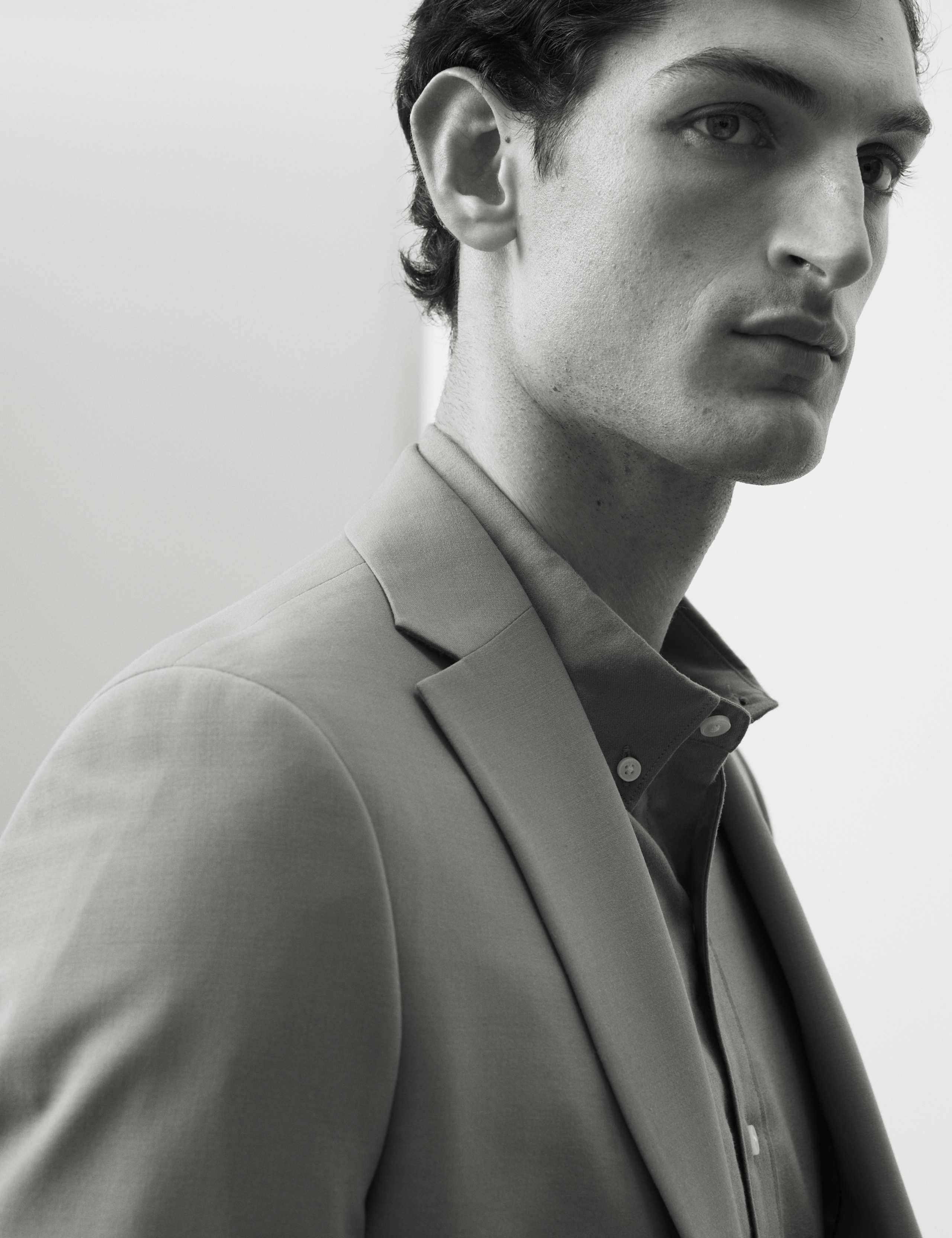 Tailored Fit Performance Suit 4 of 6