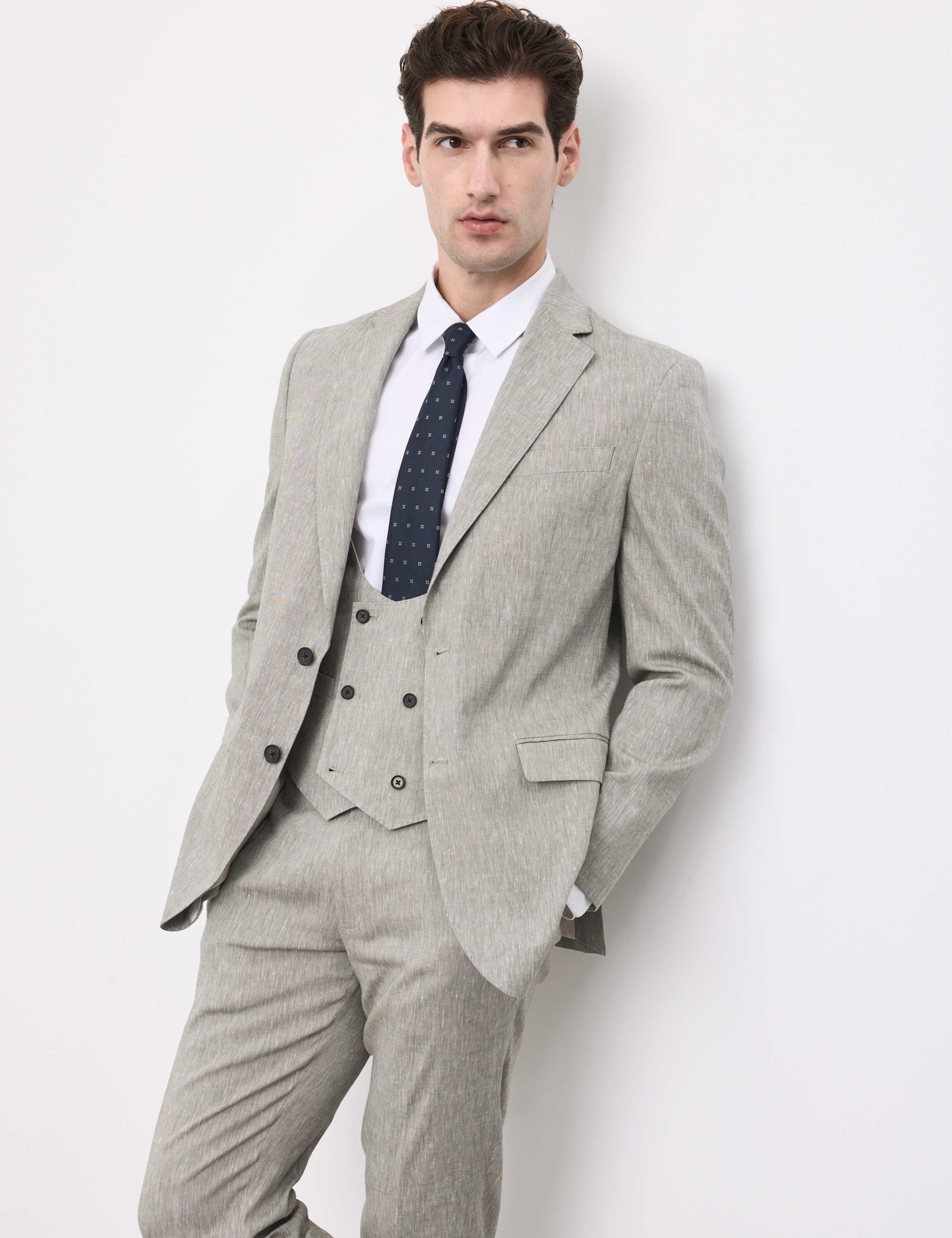 3 Piece Tailored Fit Italian Performance Linen Blend Suit