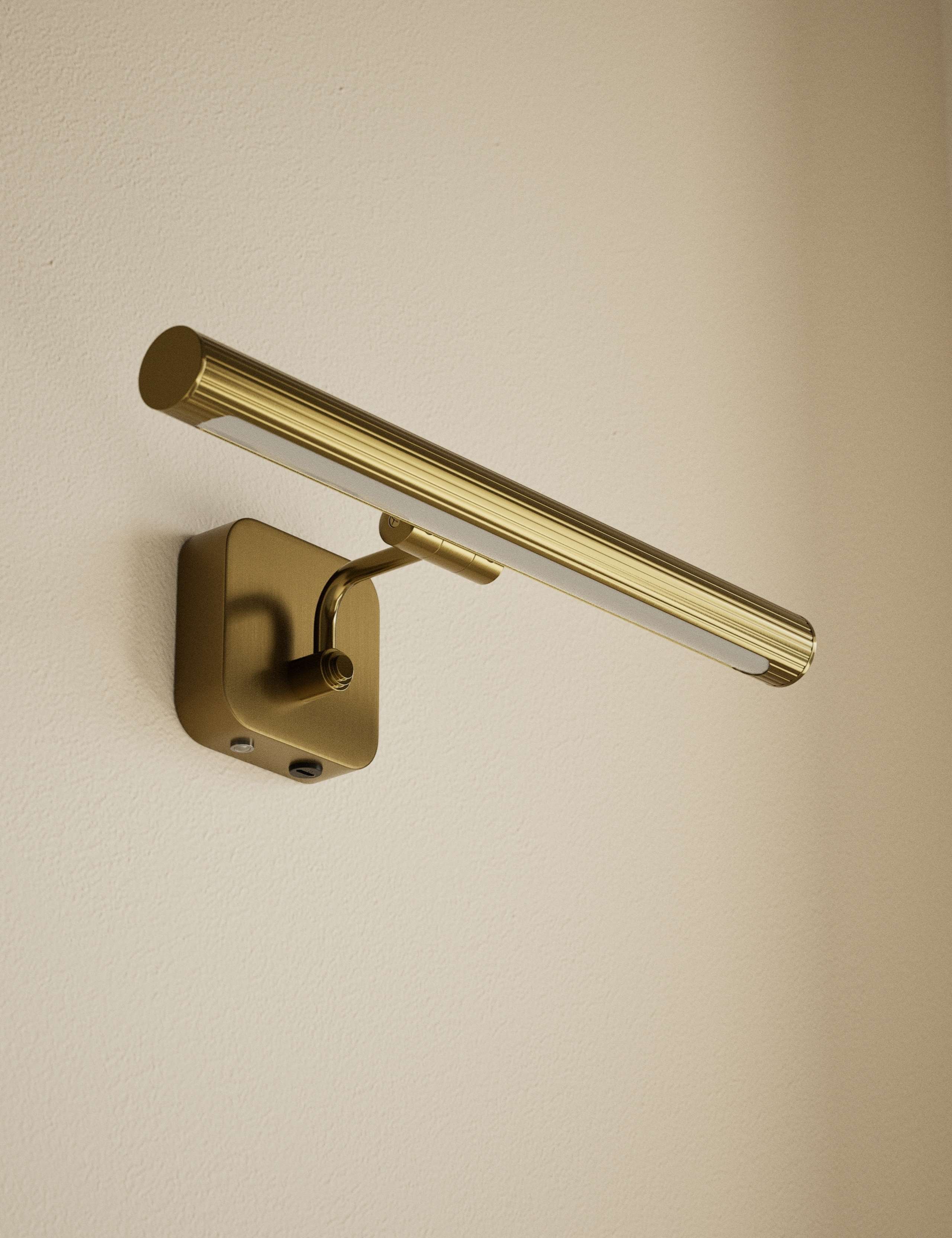 Metal Reeded Picture Wall Light